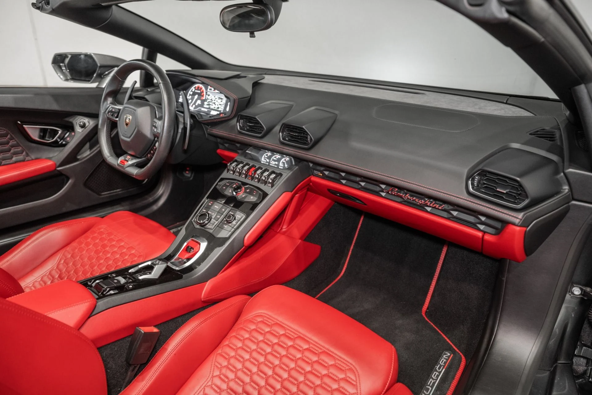 mph019_64163565_Used_2016_Lamborghini_Huracan_LP_610_4_Spyder_1773071559_df6e47881e