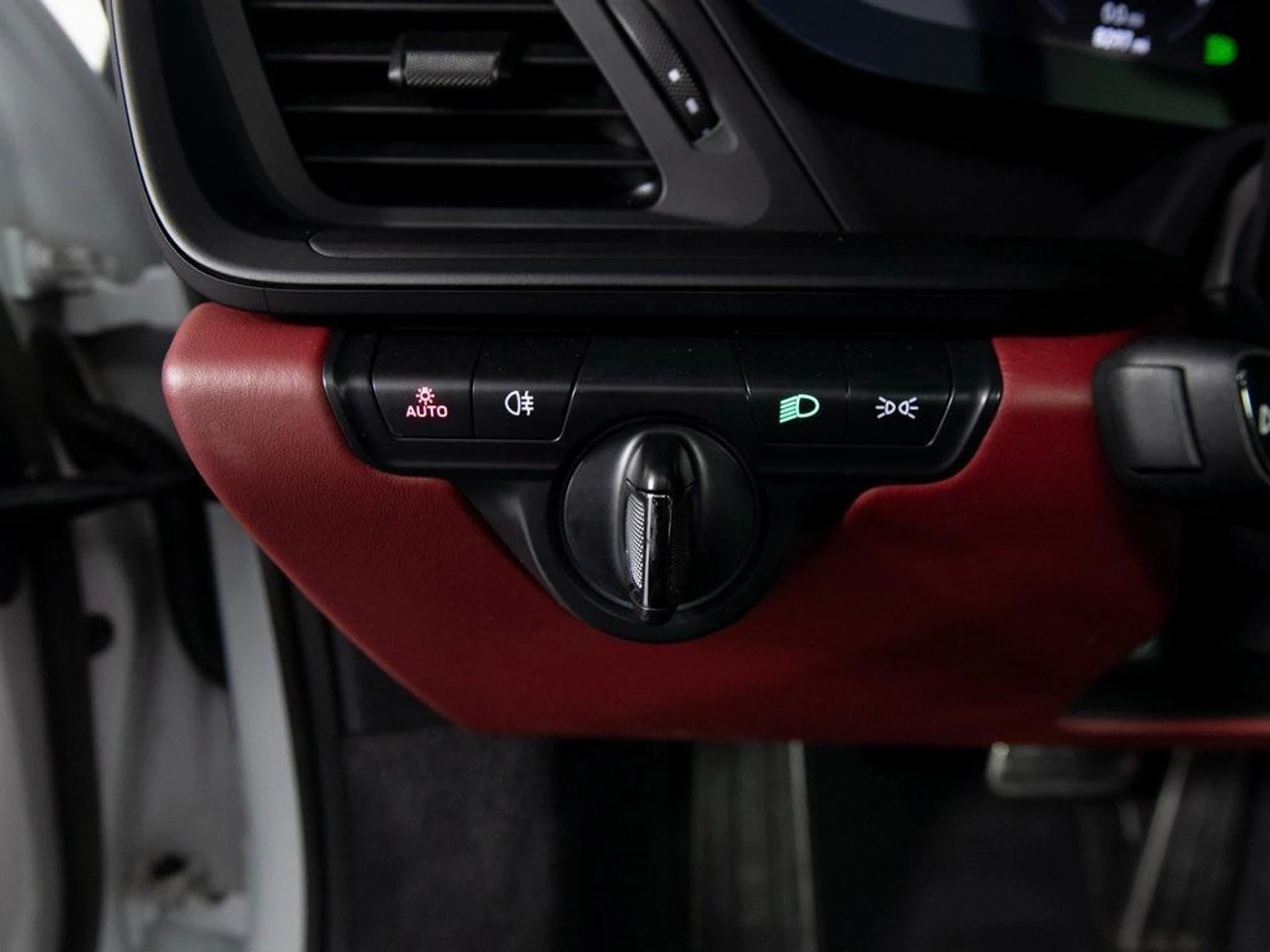 mph019_647087813_dypov_H2_Aa_V9158f_N0zq4_Lsg5i_NE_72387a9eac