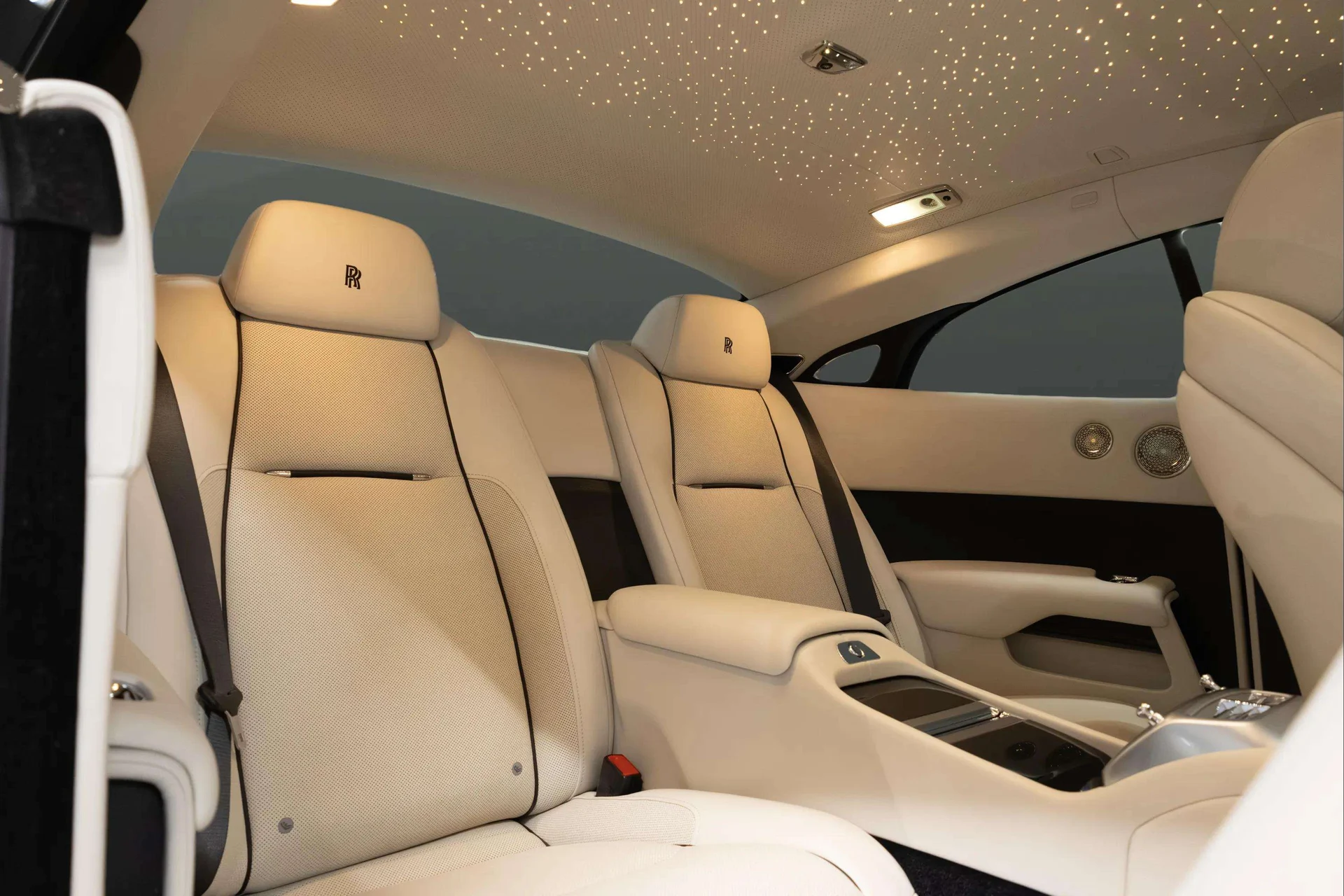 mph019_648198189_d04a1e16_4547_4b3f_a2c9_fe8d5f32d84c_201720_Rolls_Royce20_Wraith2028_SCA_665_C56_HUX_8653929_19_0e05643226