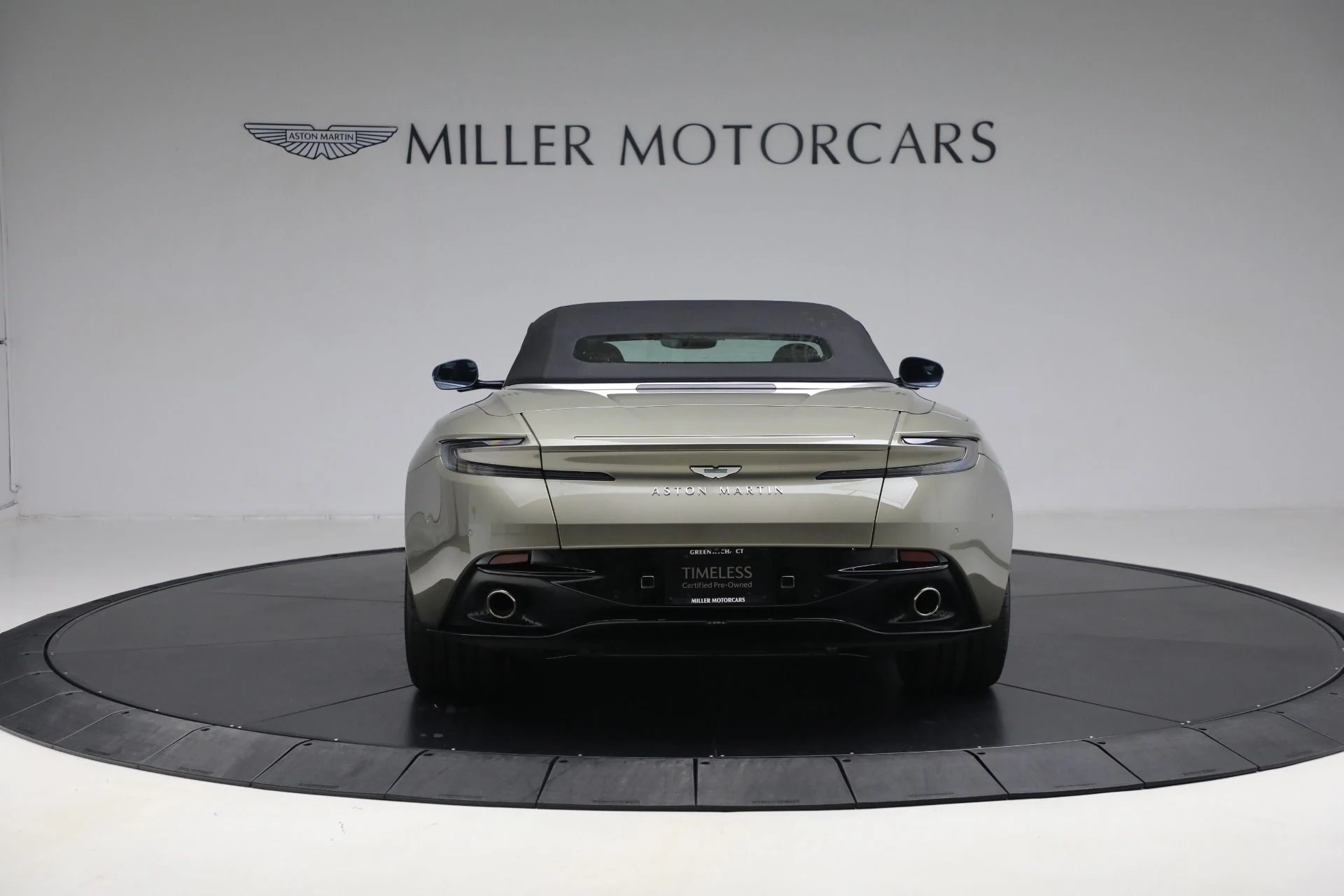 mph019_656518108_New_2024_Aston_Martin_DB_12_Volante_c040dda9df