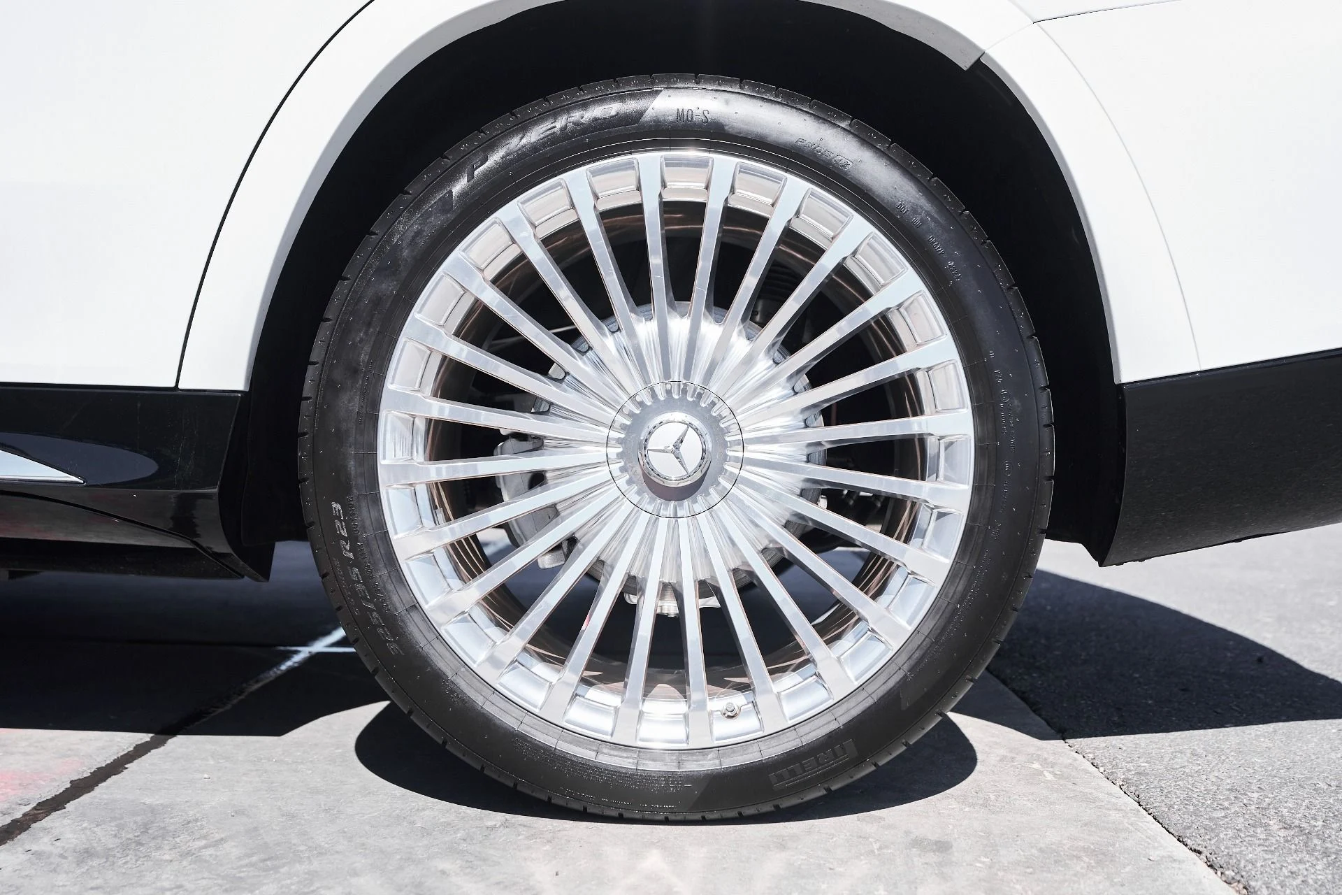 mph019_658397474_Used_2025_Mercedes_Benz_GLS_Maybach_GLS_600_1759509786_060cacf2c3
