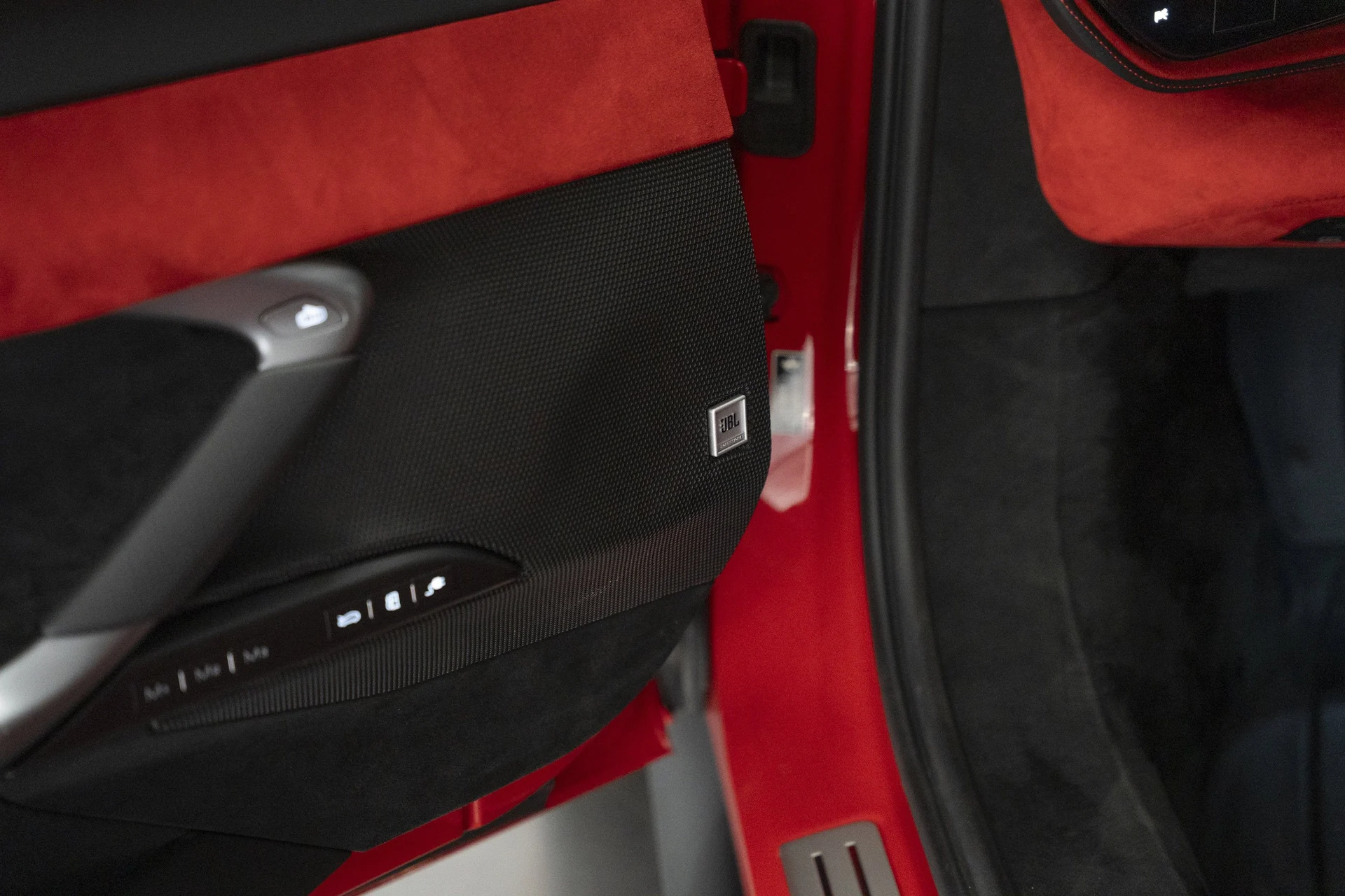 mph019_662730824_e4e801706f054fa584599cd60324ba27_e125ccb2a1