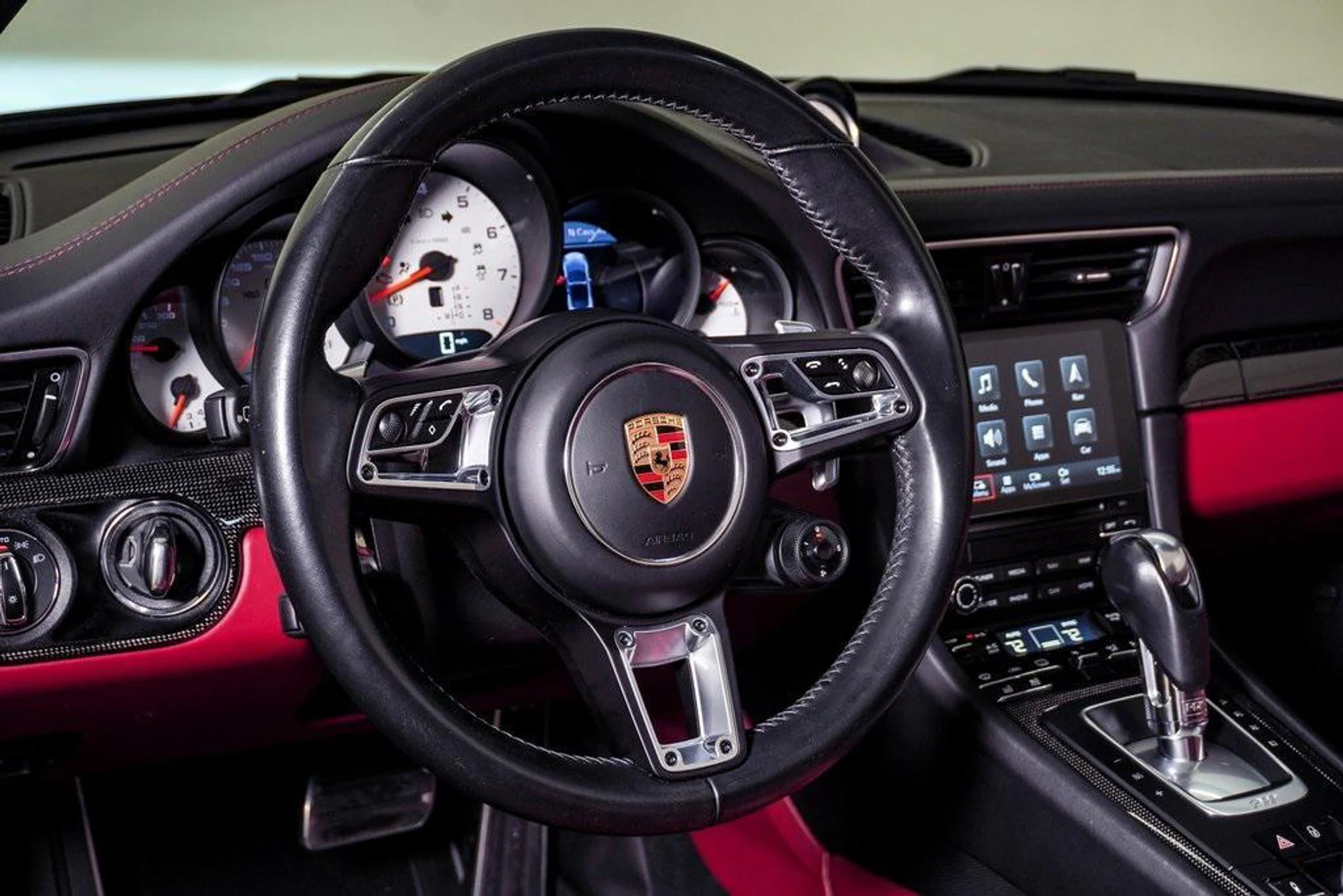 mph019_667669037_VLCZ_Hc_W_Eld_D_Fovn_Bgw06_Ow_Wb5l_E_613b1b3651