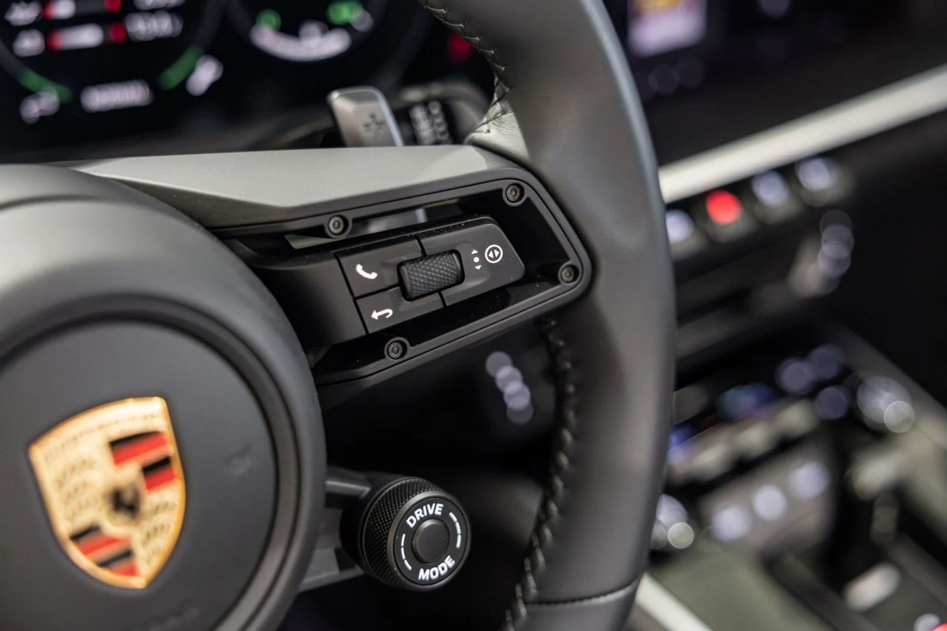 mph019_675672004_GQ_81cb6c234f