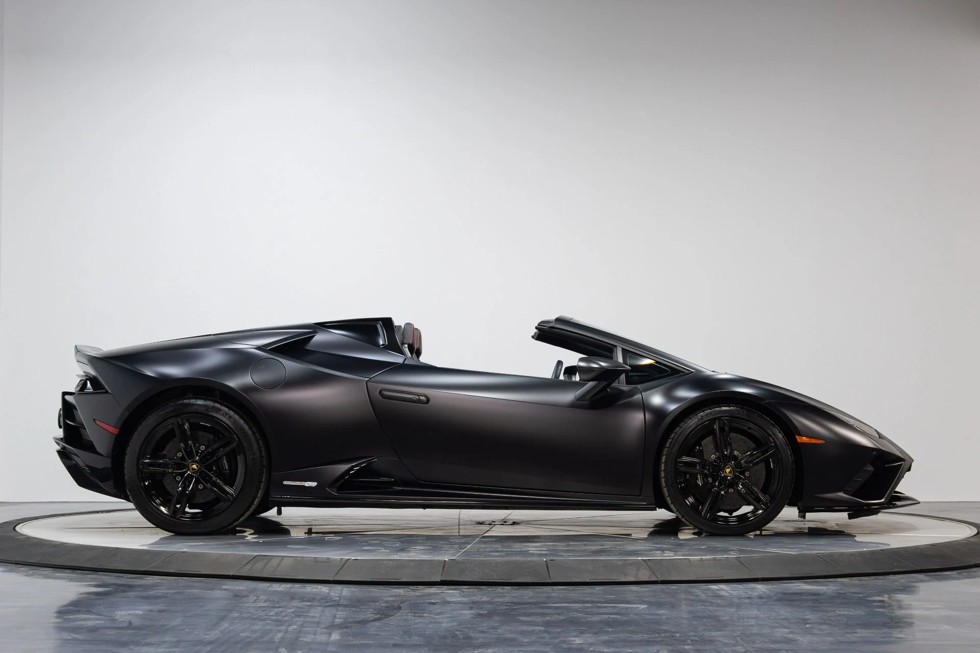 mph019_676966945_Used_2021_Lamborghini_Huracan_EVO_1773475781_4359aac7a6