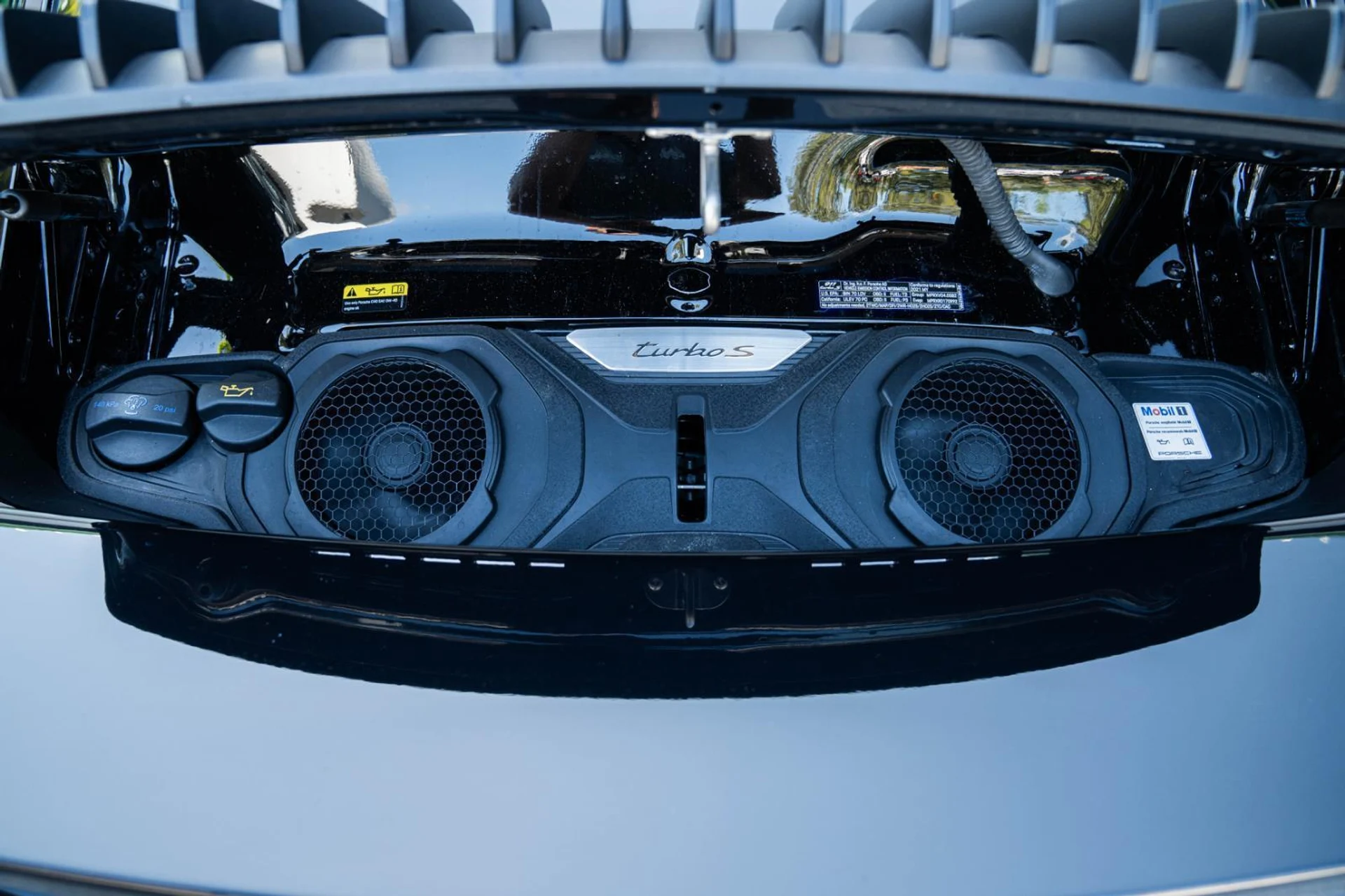 mph019_678461435_Used_2021_Porsche_911_Turbo_S_1769250104_7c0db57733