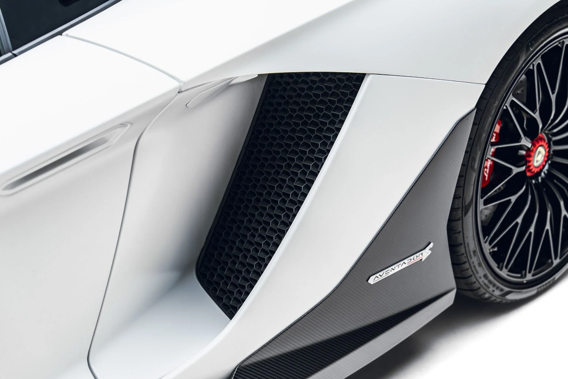 mph019_678504797_Used_2018_Lamborghini_Aventador_LP_740_4_S_1783639891_a2d20ca67a