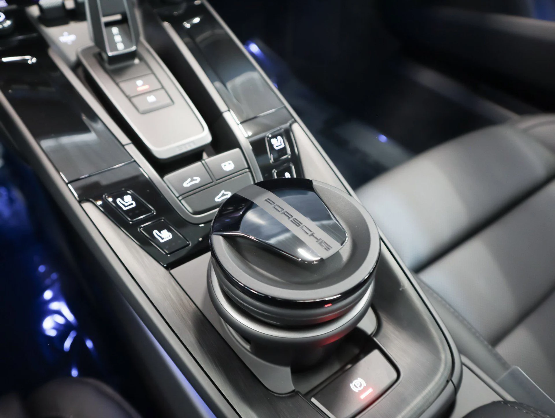 mph019_678617681_279a995ba0c0343cac2f4e8b57c36c33_6ed1c3bd10