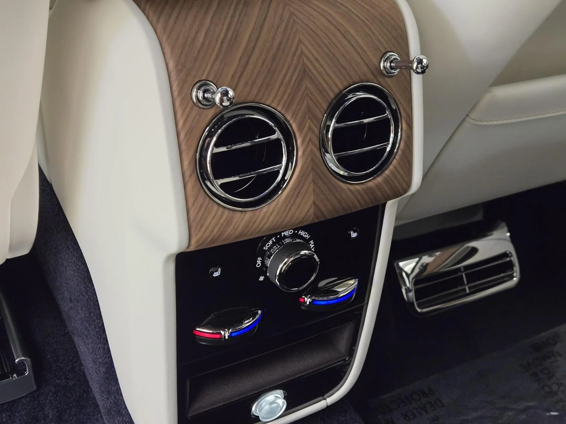 mph019_684334250_New_2026_Rolls_Royce_Cullinan_1776403042_9df4825780