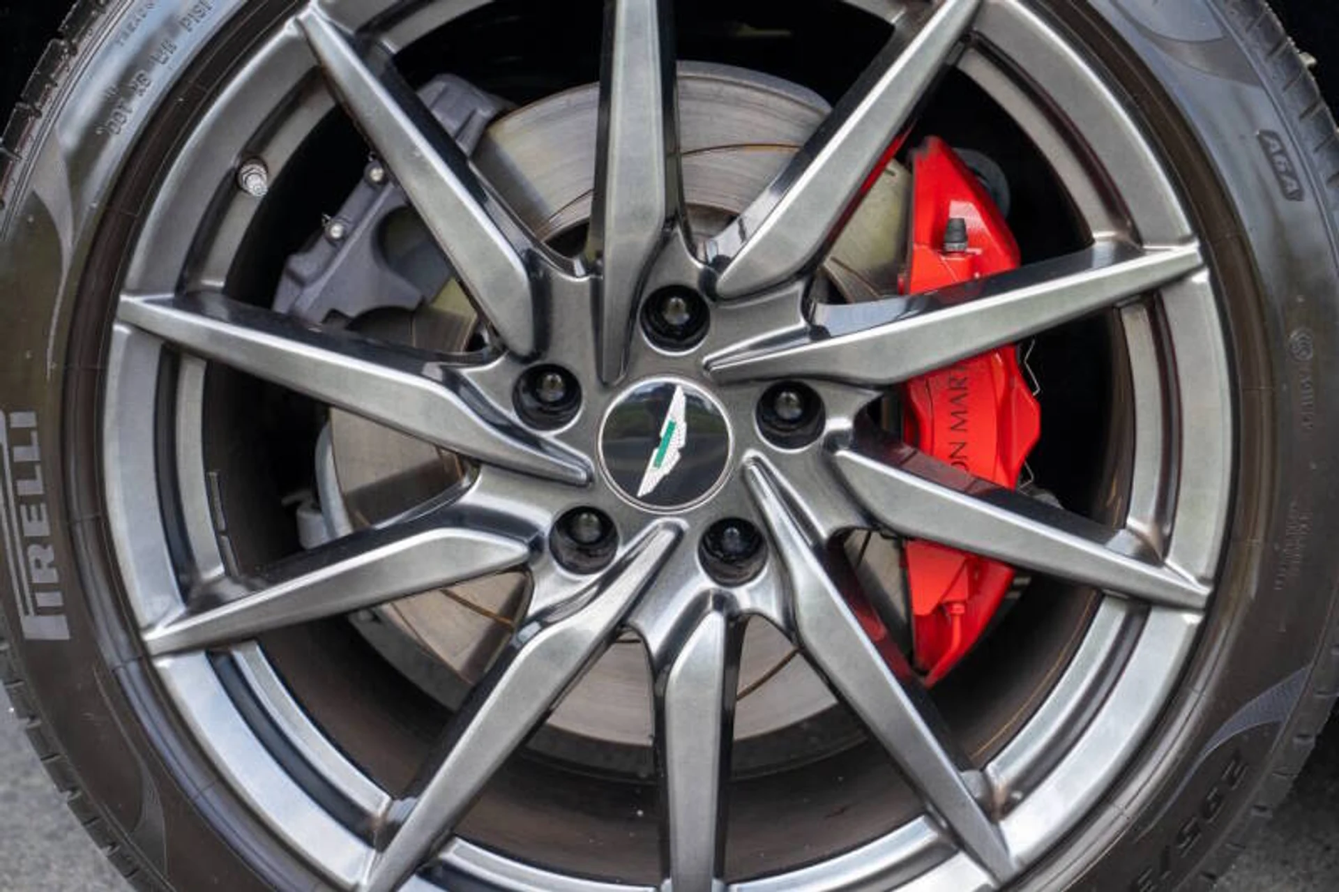 mph019_695829694_2020_aston_martin_vantage_base_2dr_coupe_309f4a5e37