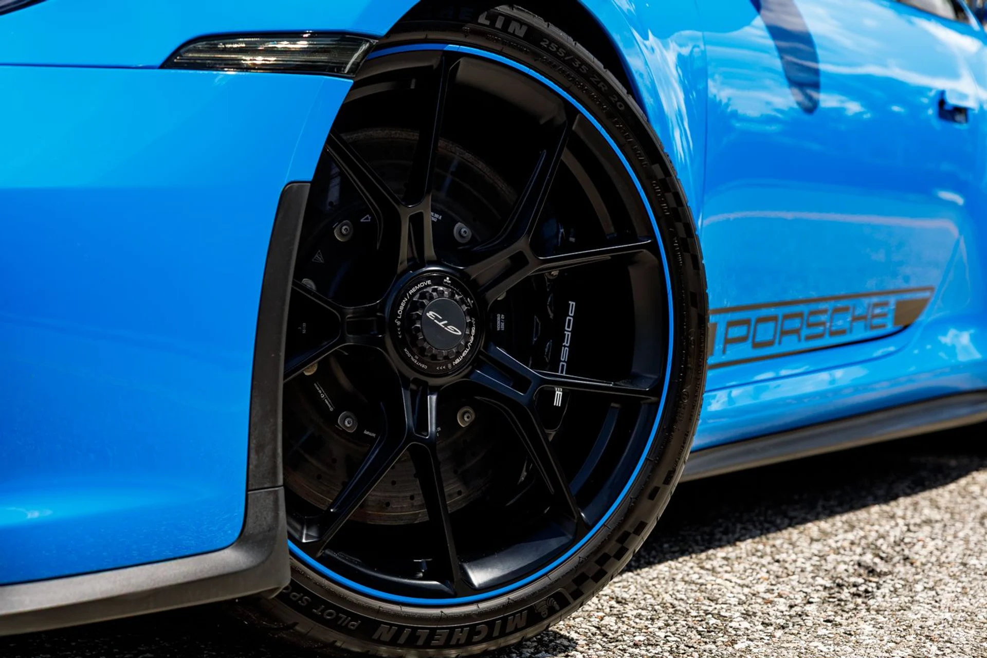 mph019_706982779_595_p20_l_016f98d35f