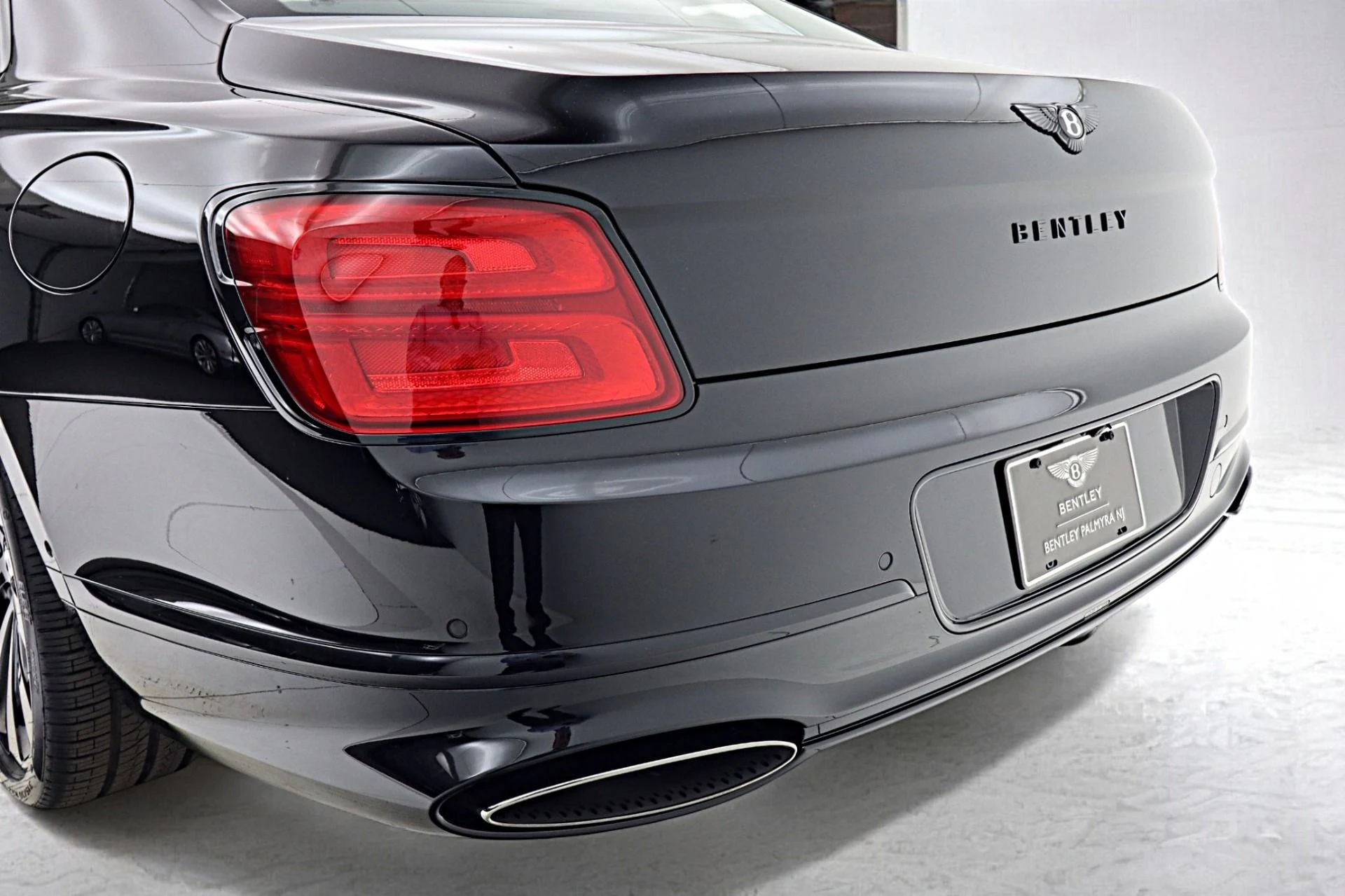 mph019_707568295_New_2026_BENTLEY_Flying_Spur_Azure_V8_0496262fe3