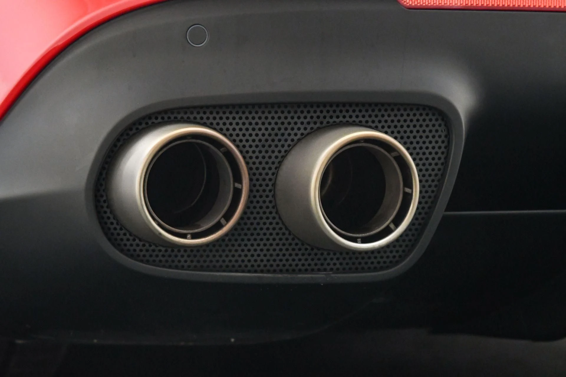 mph019_725977501_Used_2017_Ferrari_F12_Berlinetta_1757453958_5f0928ba6a
