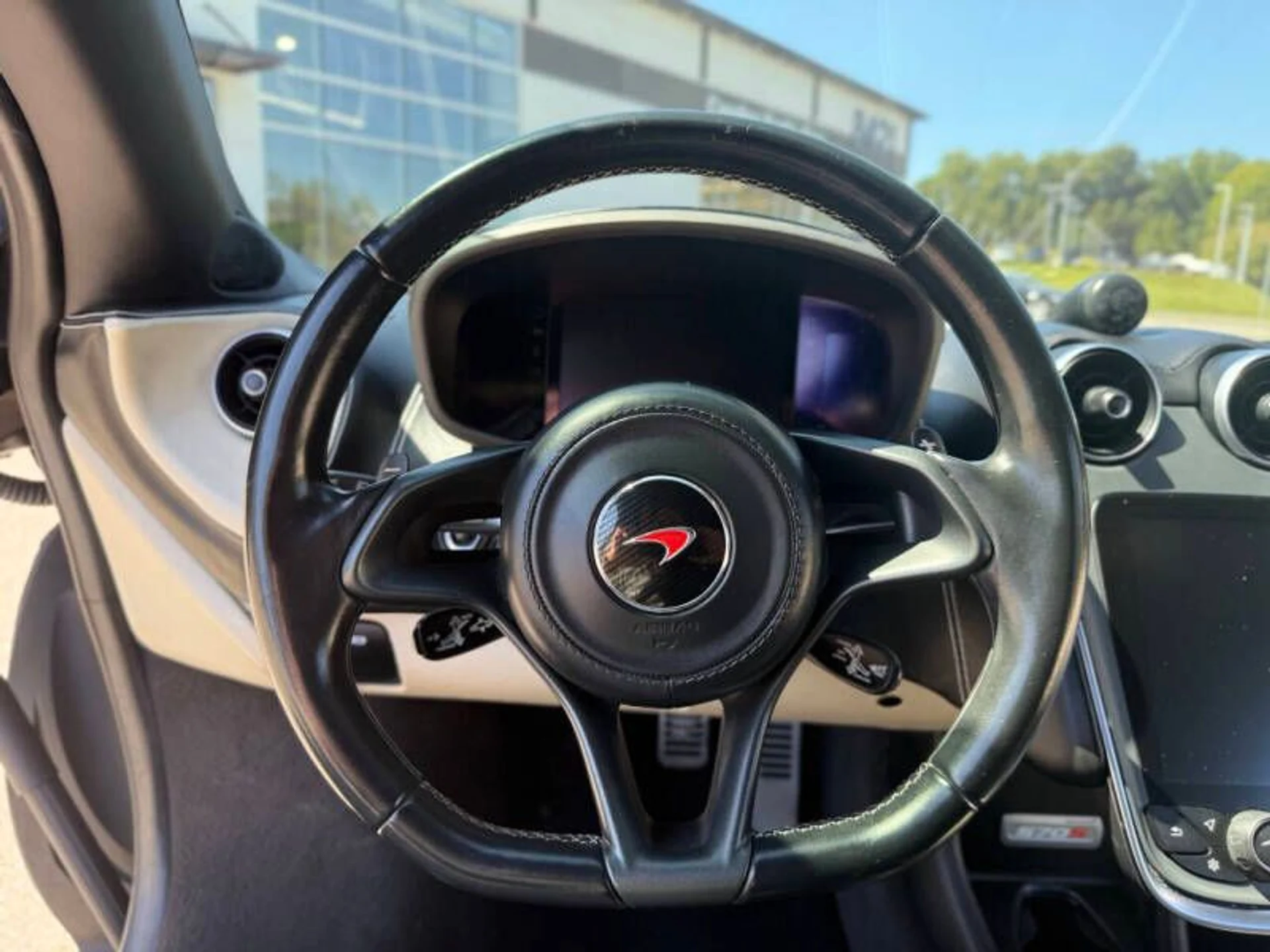 mph019_734728992_2016_mclaren_570s_base_2dr_coupe_c873cce1be