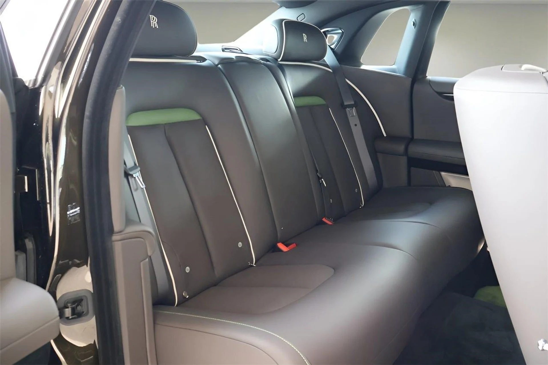 mph019_742887603_20_080ec332dc