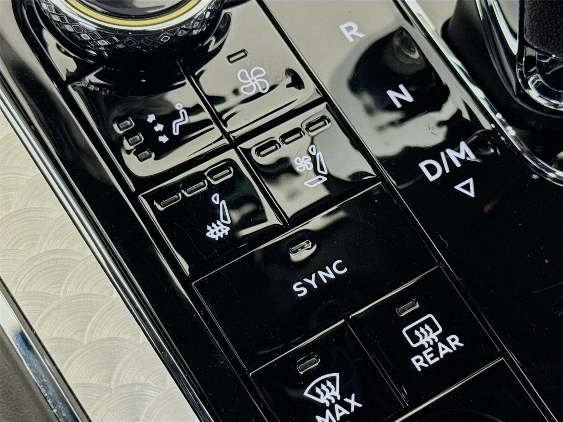 mph019_749859104_9377d35f9c02bb2d231975d0ca649328x_6fe062fd1b