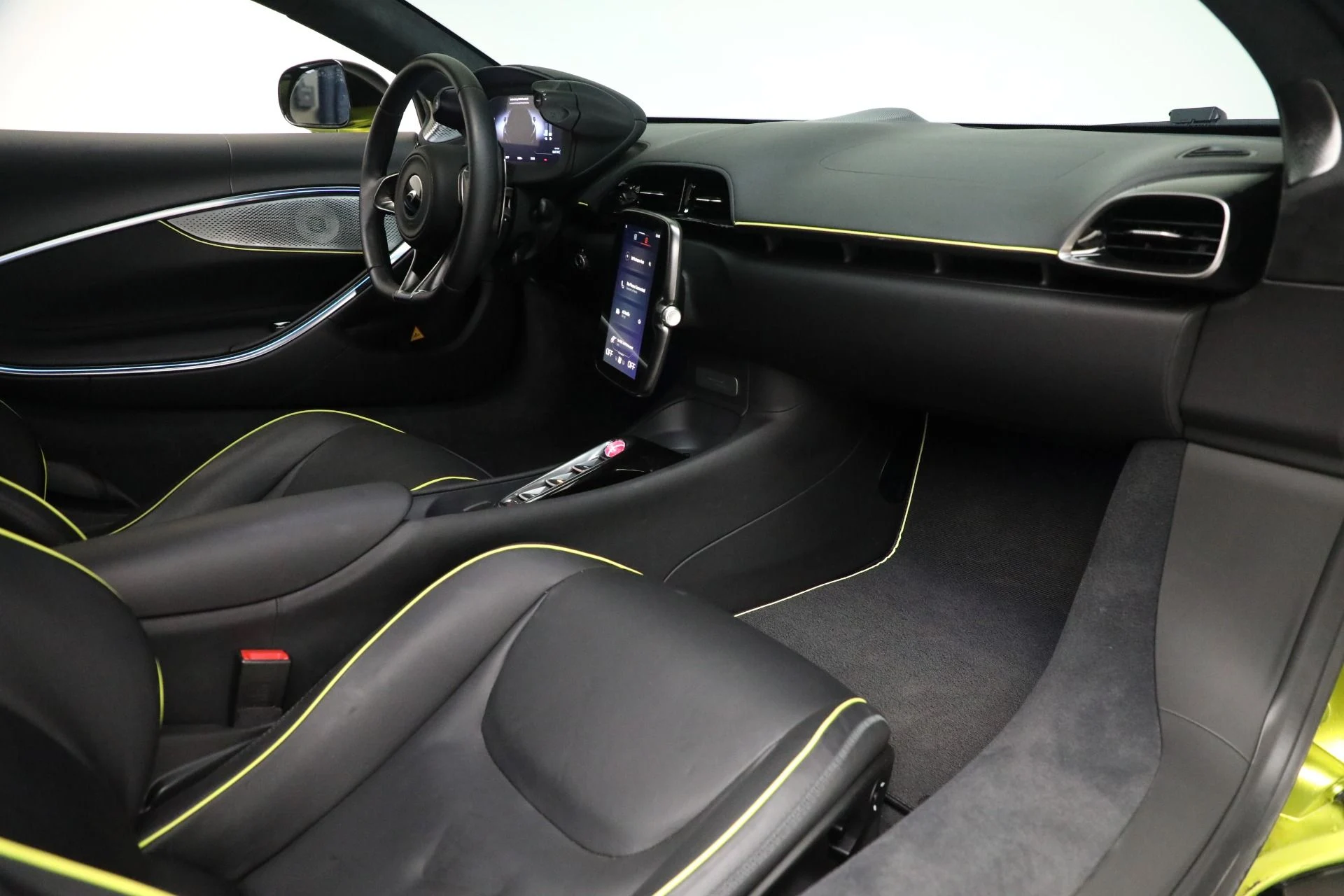mph019_772708624_Used_2024_Mc_Laren_Artura_Tech_Lux_db2caf1bed