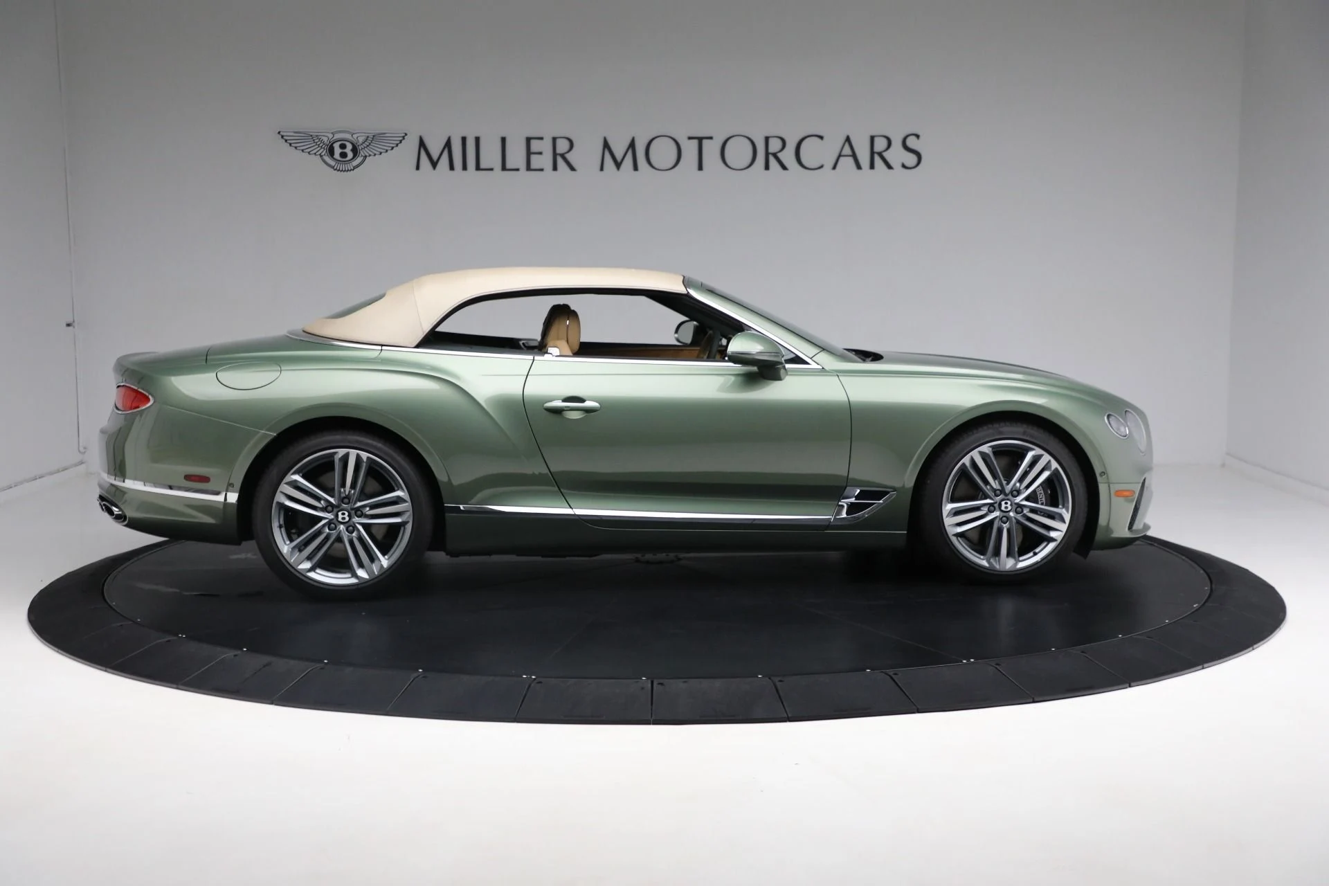 mph019_773472176_New_2024_Bentley_Continental_GTC_V8_0388e11c23
