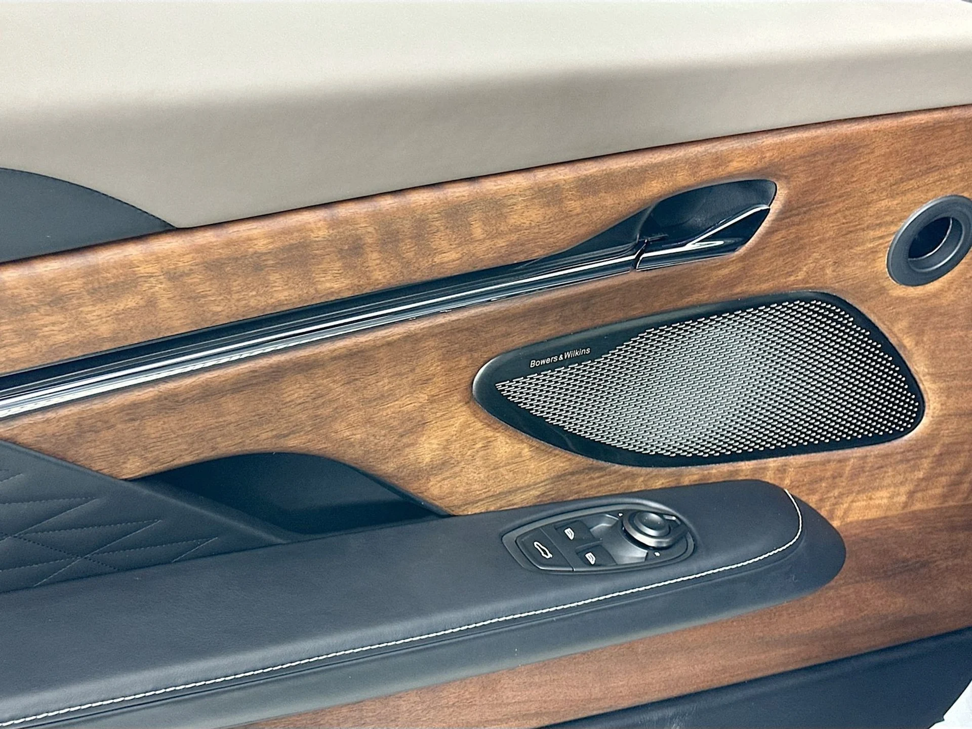 mph019_773964792_372b024dc0e90556147c46b1255d08dbx_5674851db7