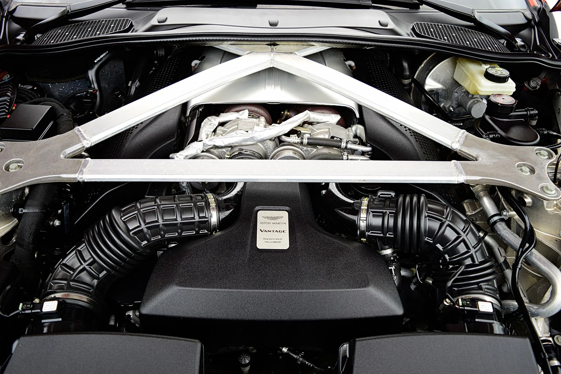 mph019_775663849_Used_2020_Aston_Martin_Vantage_Coupe_0e5cc5a769