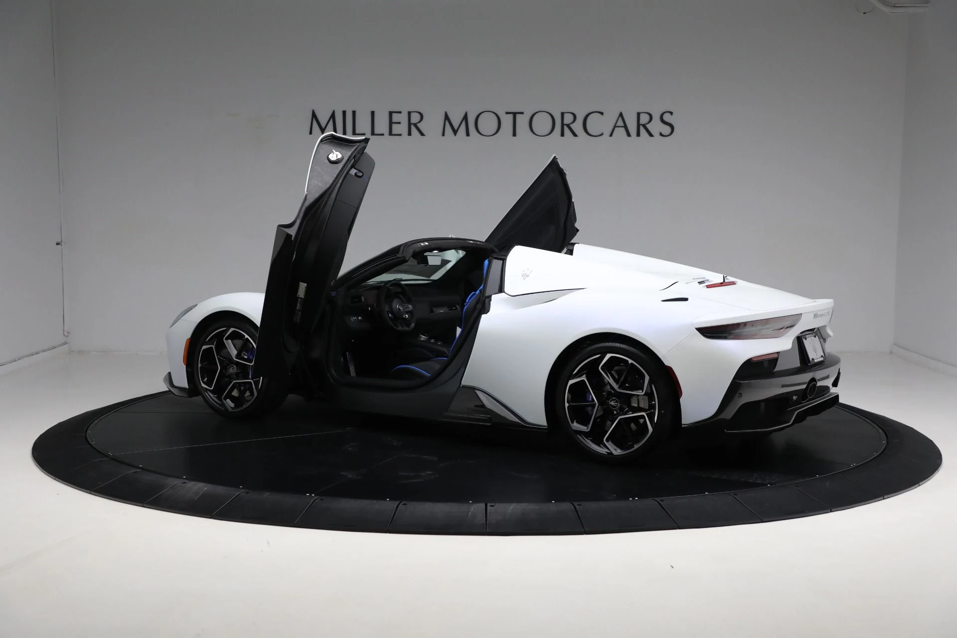 mph019_780909848_Used_2023_Maserati_MC_20_Cielo_1728047237_2cc750762c