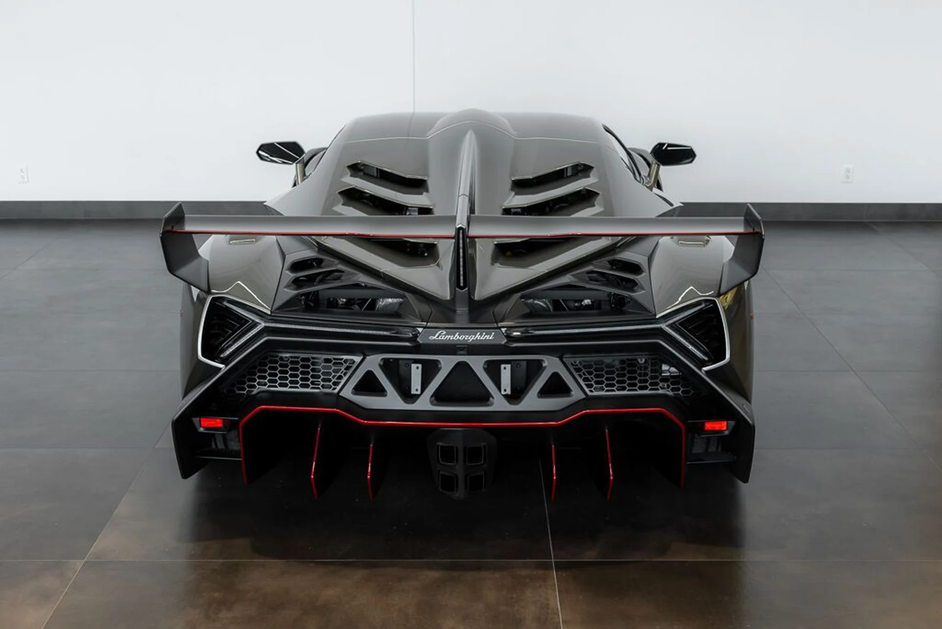 mph019_784770431_lamborghini_veneno_2014_jpg_v_1779988126_f90d01414f