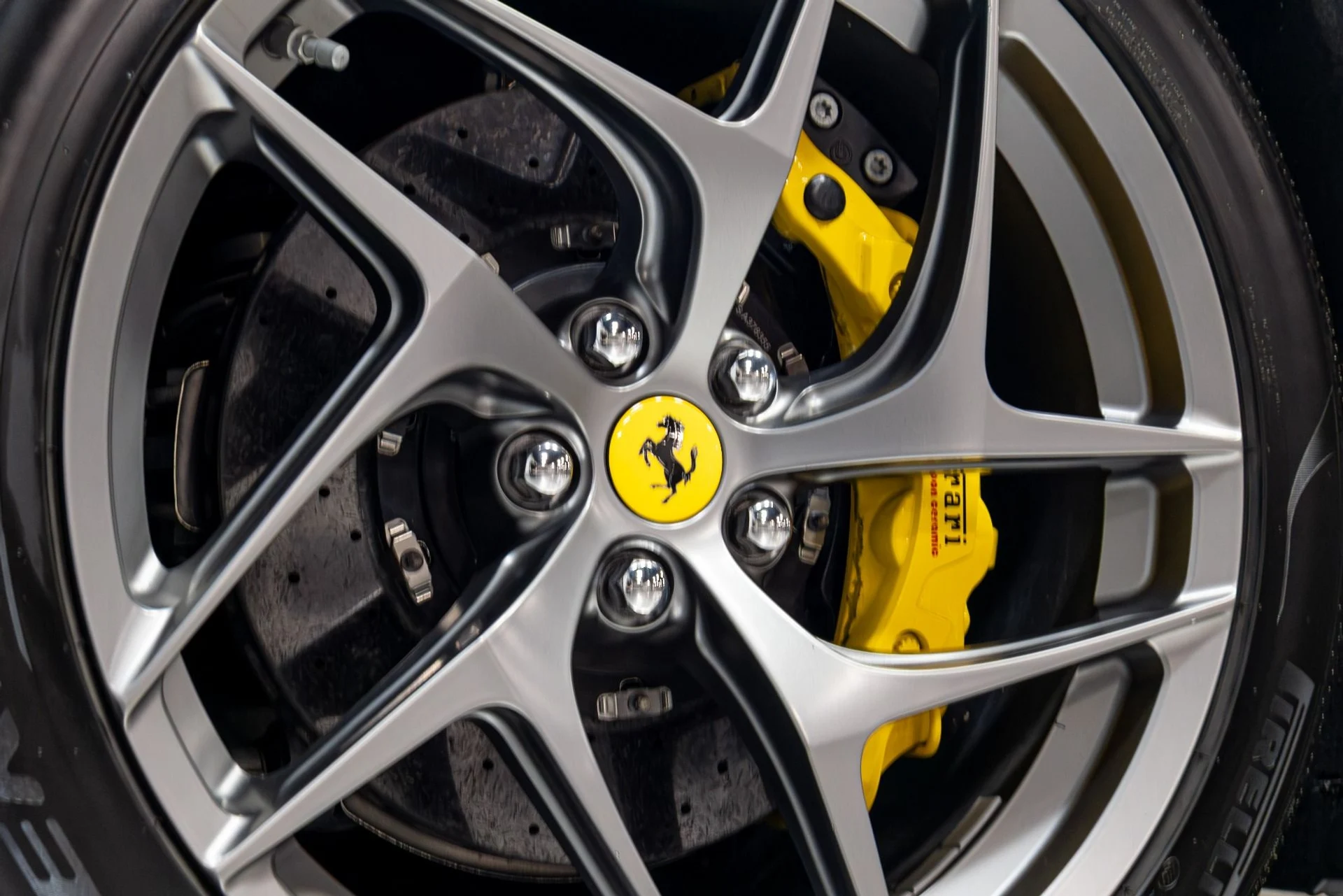 mph019_784985388_Used_2020_Ferrari_812_Superfast_1777416323_c82b3ede96