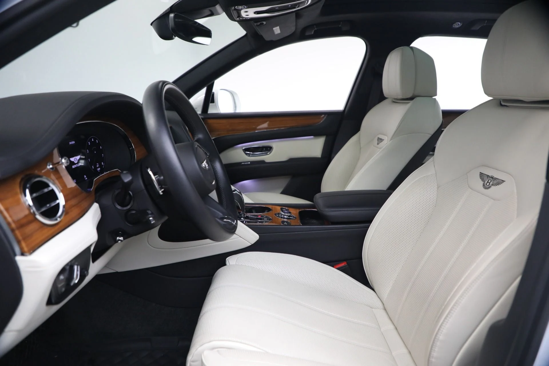 mph019_788090706_Used_2023_Bentley_Bentayga_V8_1770421584_4108f6a666