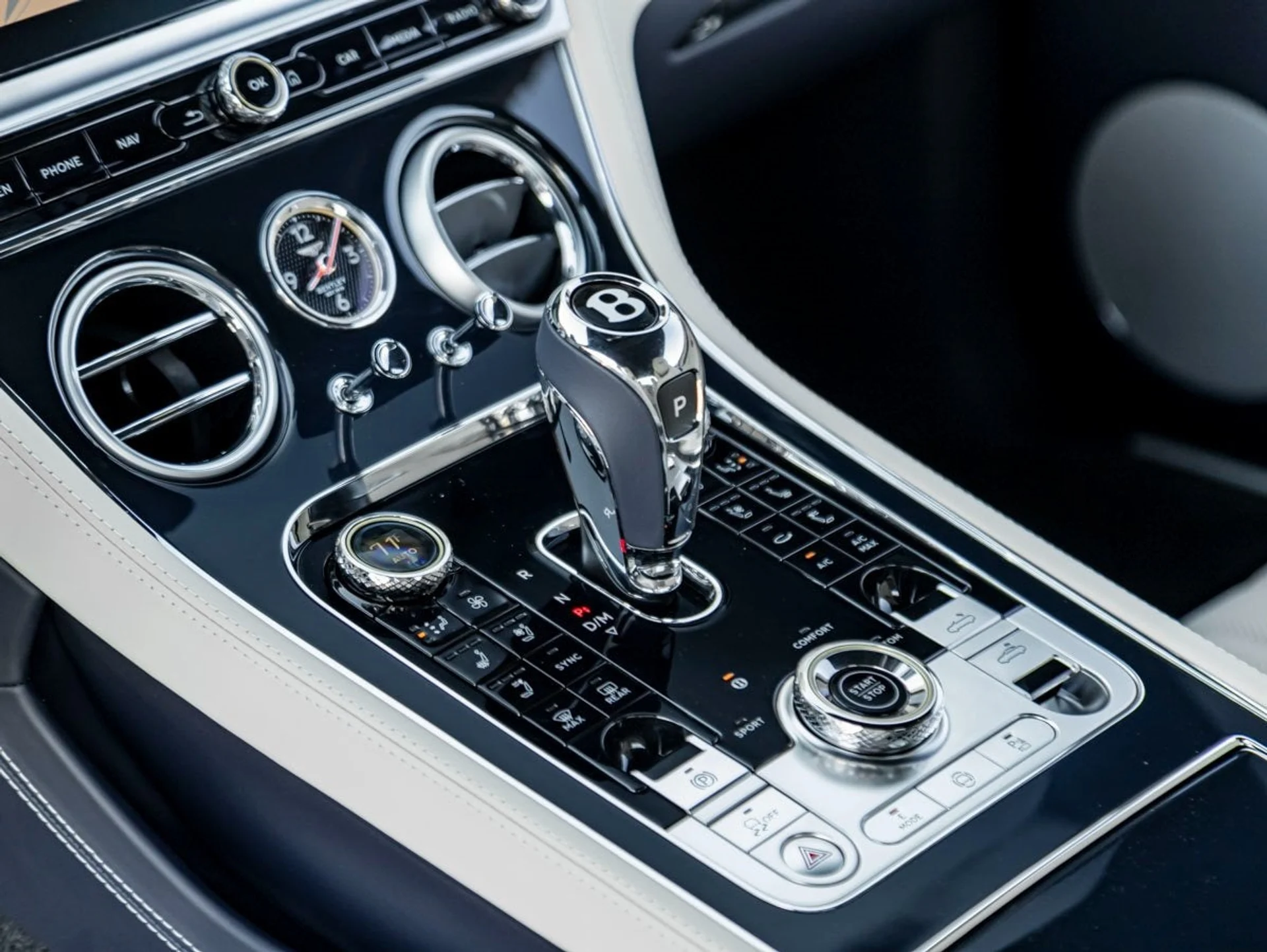 mph019_791602919_20_7ac726446a