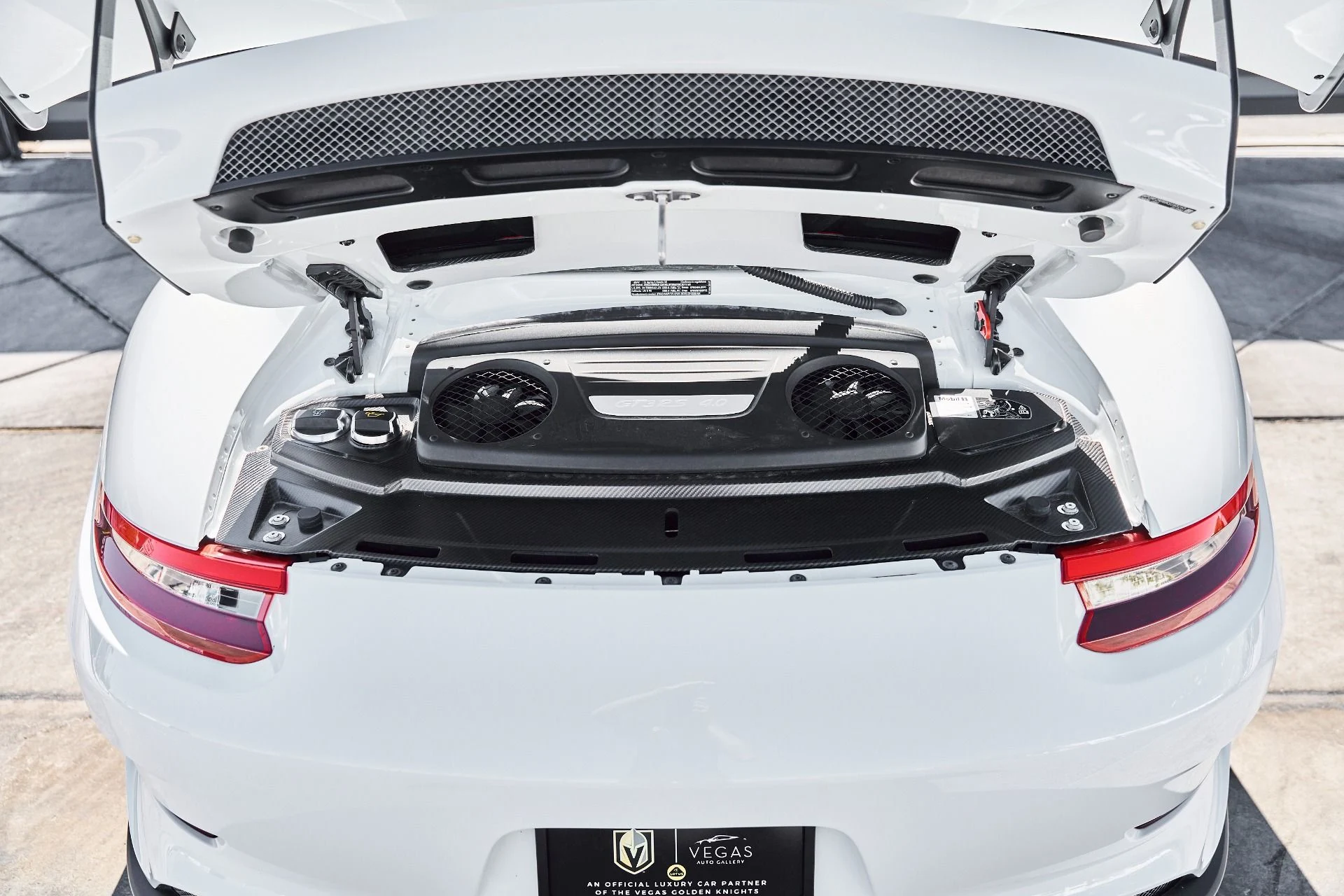 mph019_792723148_Used_2019_Porsche_911_GT_3_RS_1780421815_a4a82e0d4c