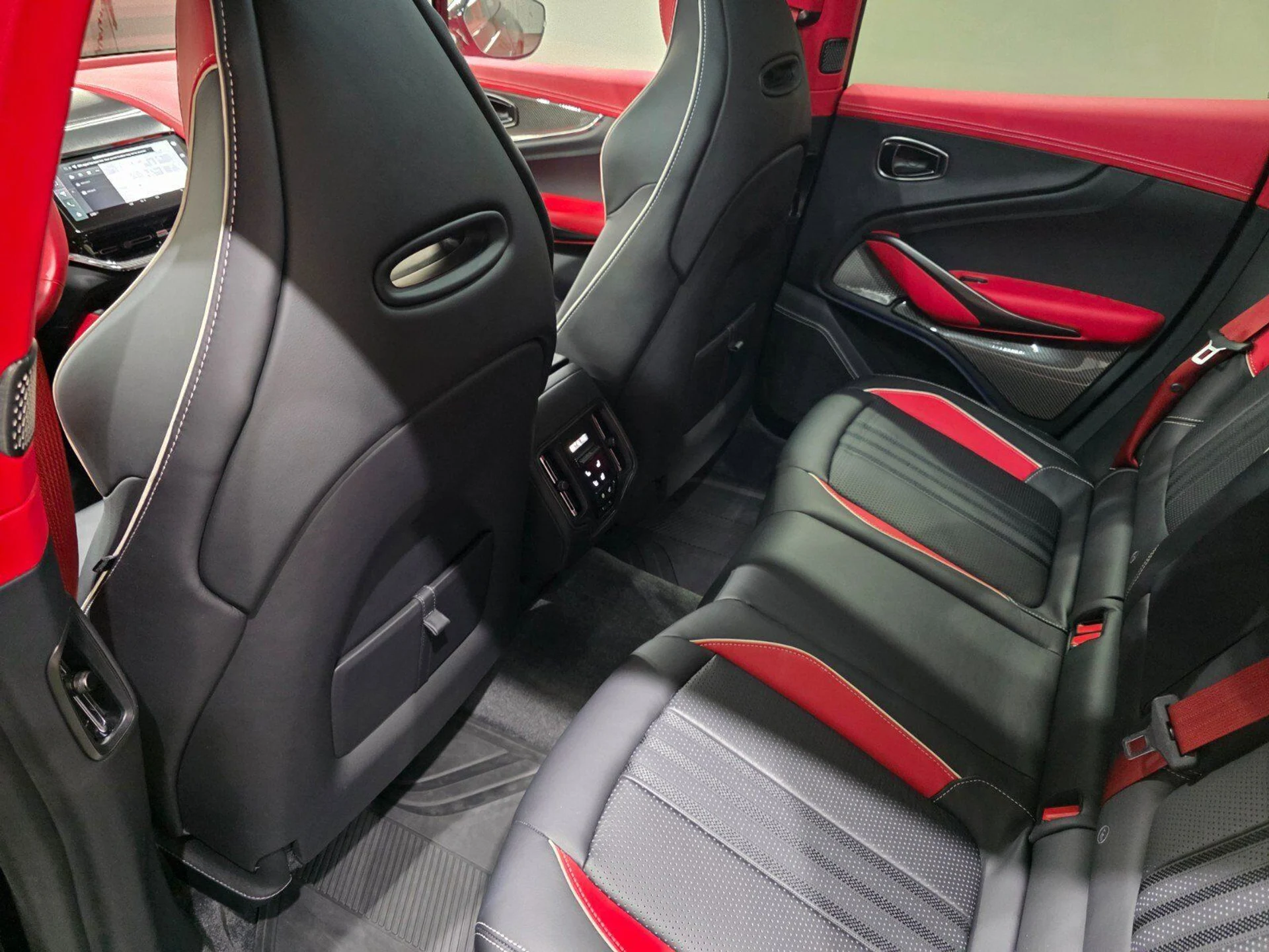 mph019_795945528_1b0ed595e25c8d38c9cba01f88d08ac4_02fb1b8c00