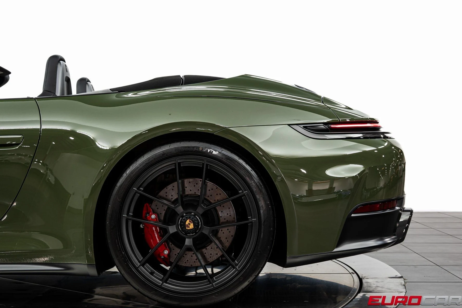 mph019_796978205_image_20_33dec587dc