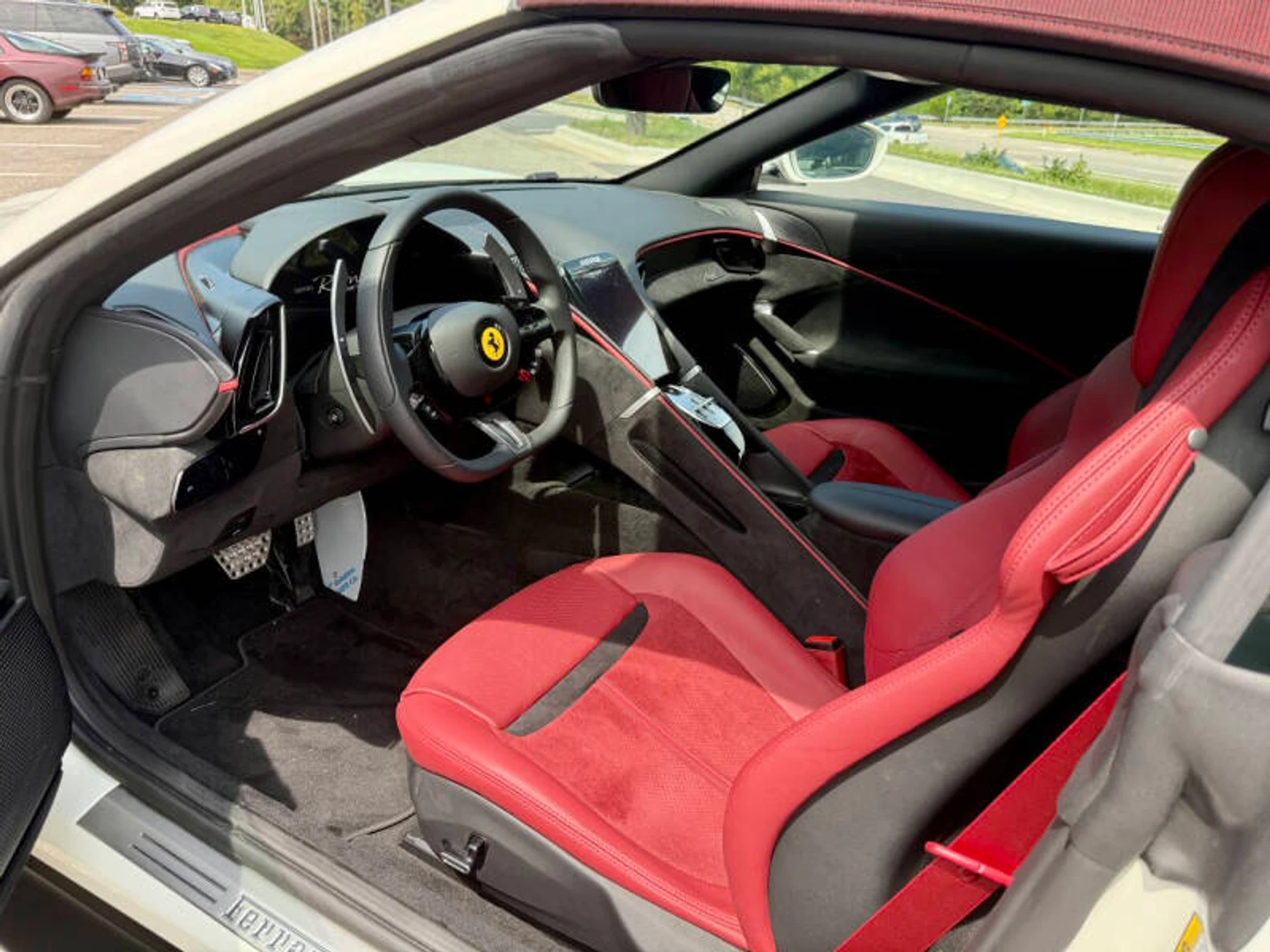 mph019_803452993_2025_ferrari_roma_spider_base_2dr_convertible_4ca11f64ec