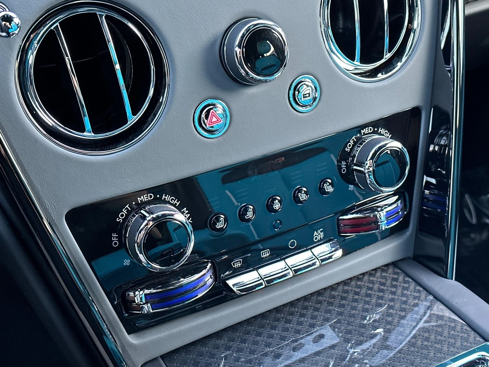 mph019_804108661_New_2026_Rolls_Royce_Black_Badge_Cullinan_1765013311_1ab54575fd