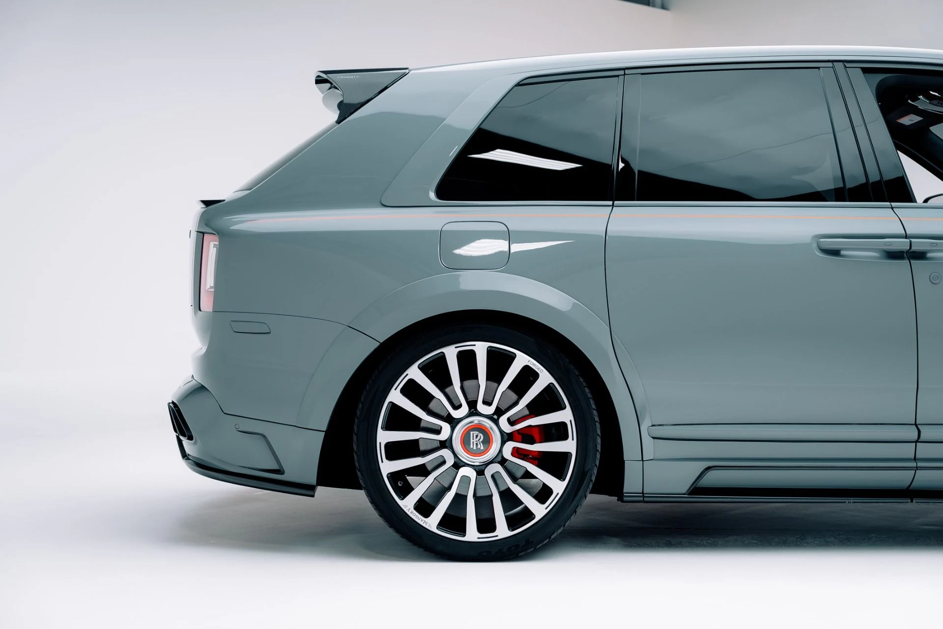 mph019_816375146_Used_2020_Rolls_Royce_Cullinan_1764611808_7ae729eb7e