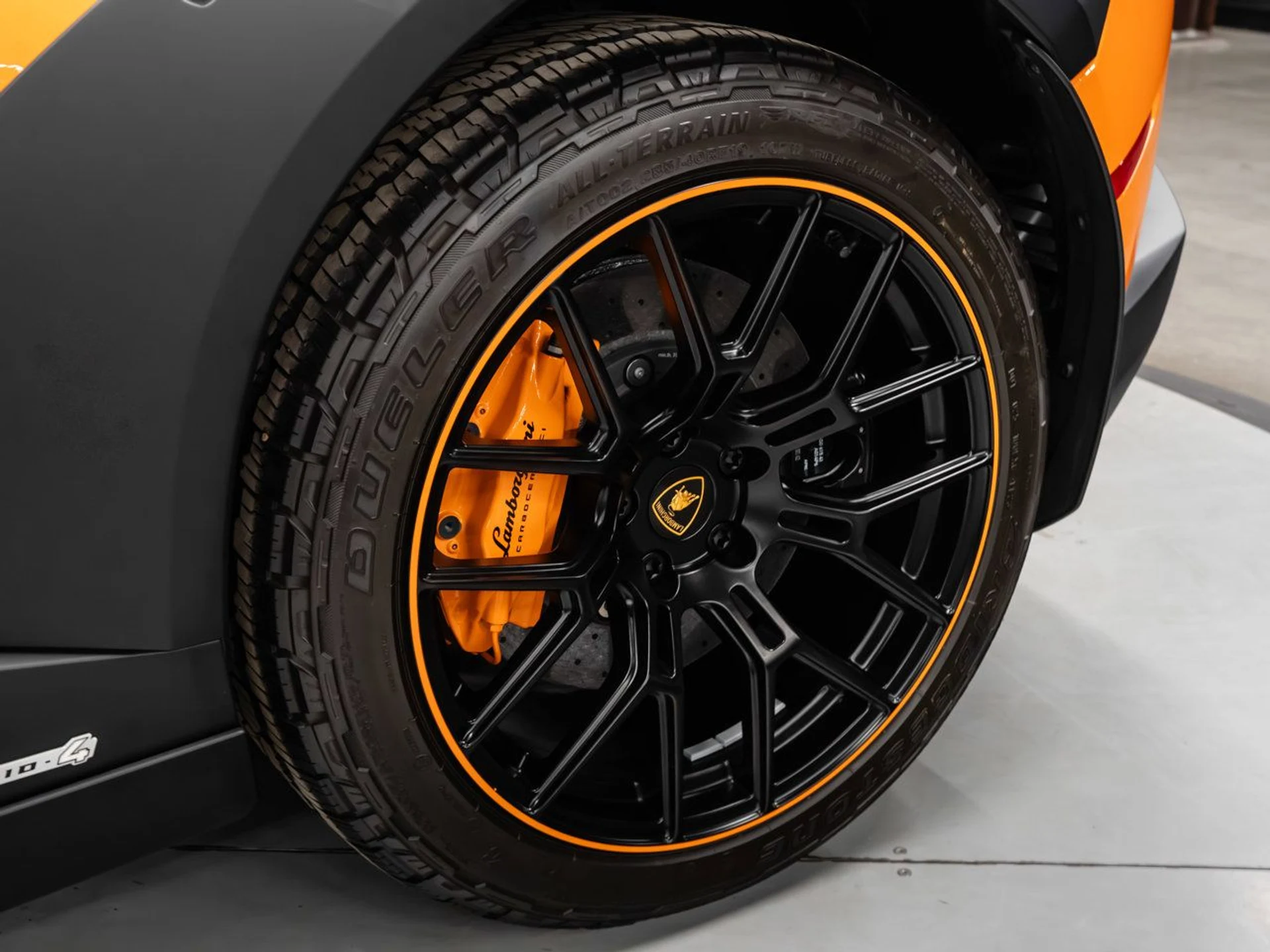 mph019_819482386_lamborghini_huracan_2023_22d20ed9a9