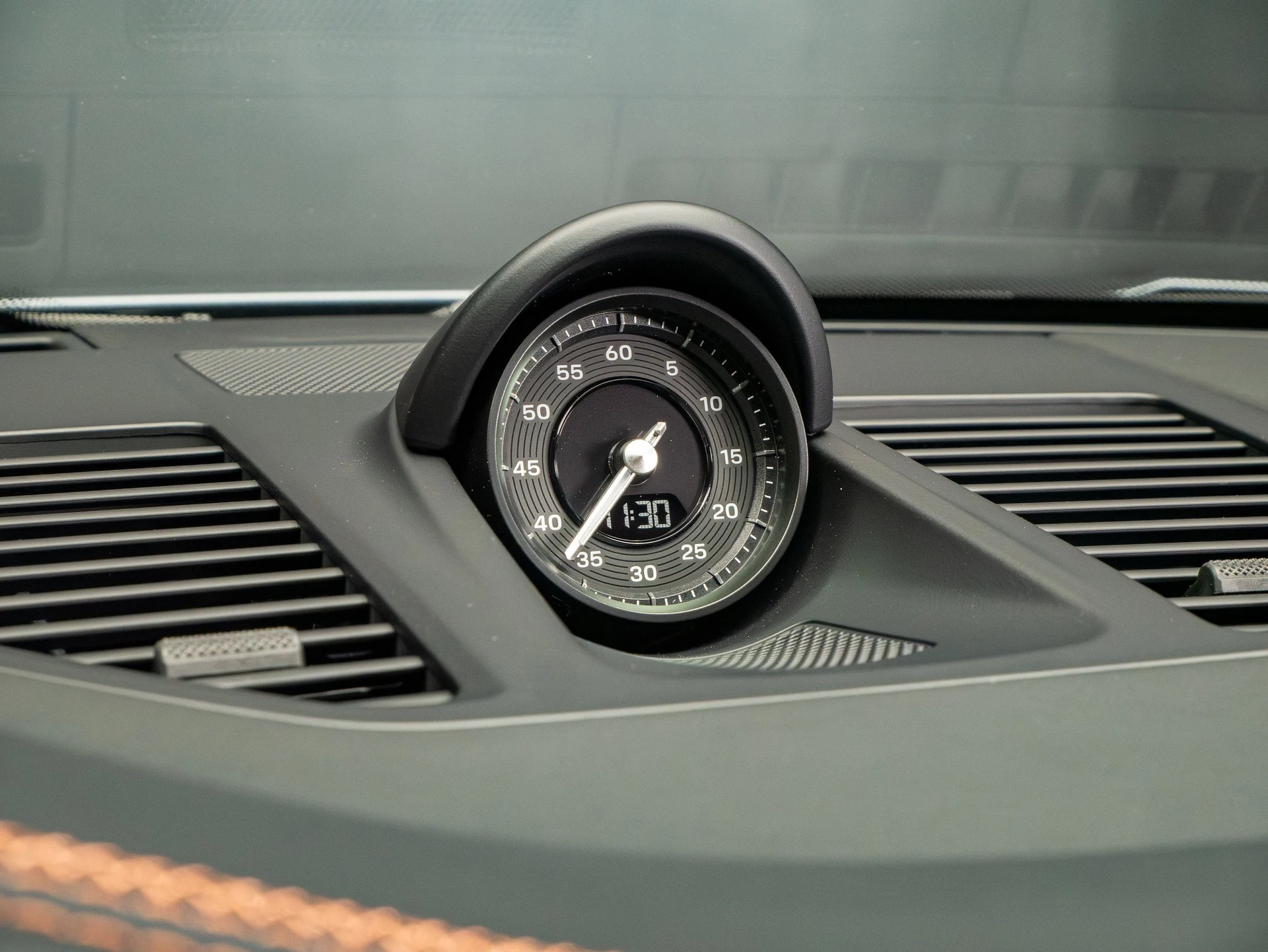 mph019_819539122_ebc33a690ba303565acf7206925cfa3bx_bd5470b287