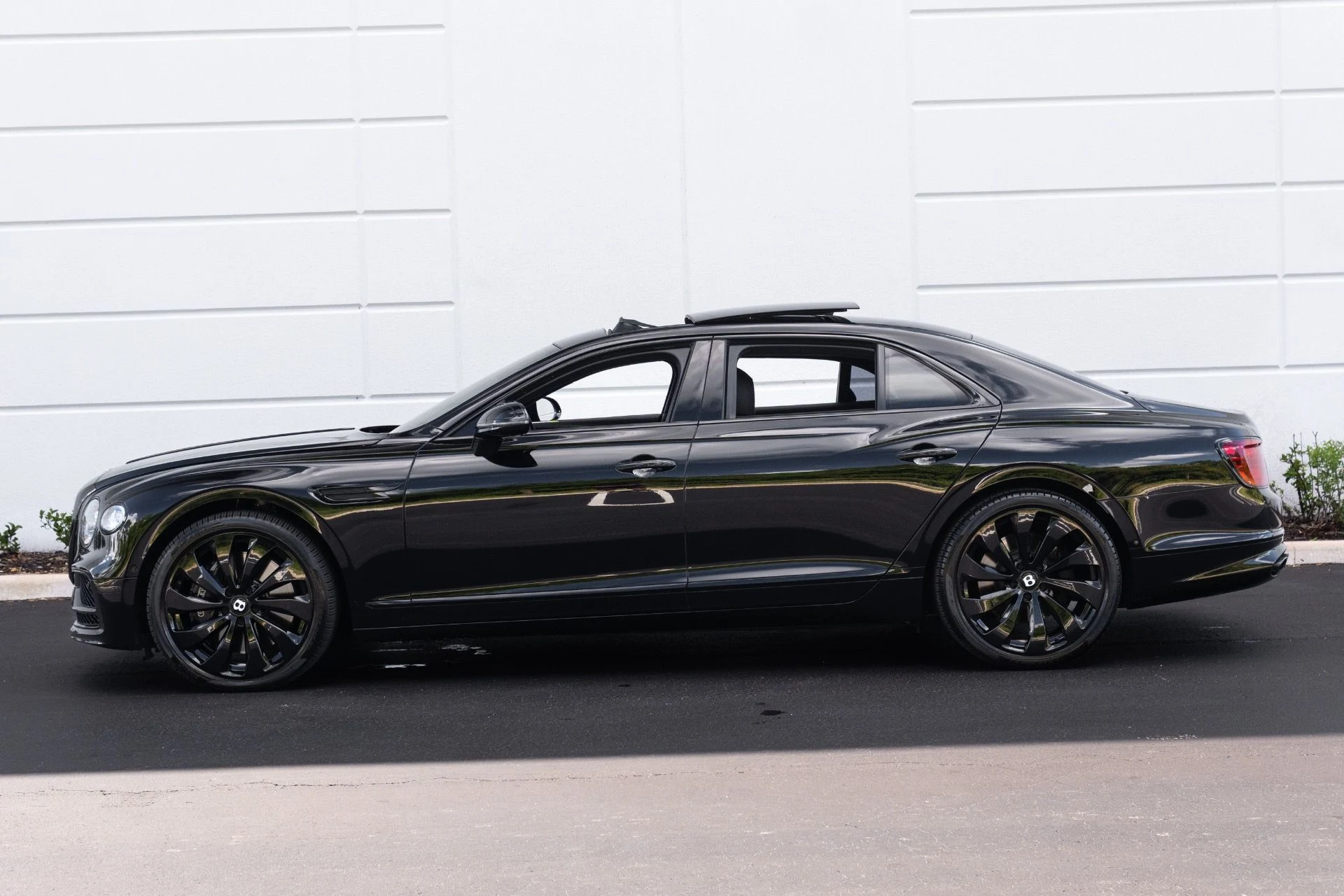 mph019_827624924_Used_2023_Bentley_Flying_Spur_S_V8_1778782784_0762601a1b