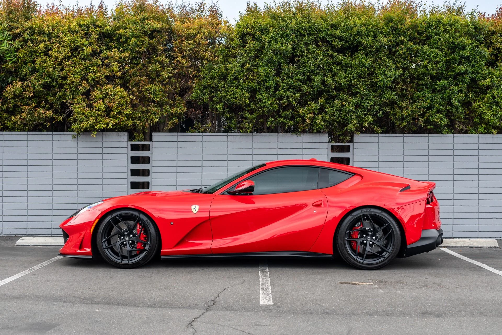 mph019_833591435_Used_2019_Ferrari_812_Superfast_1744740799_095085fa73