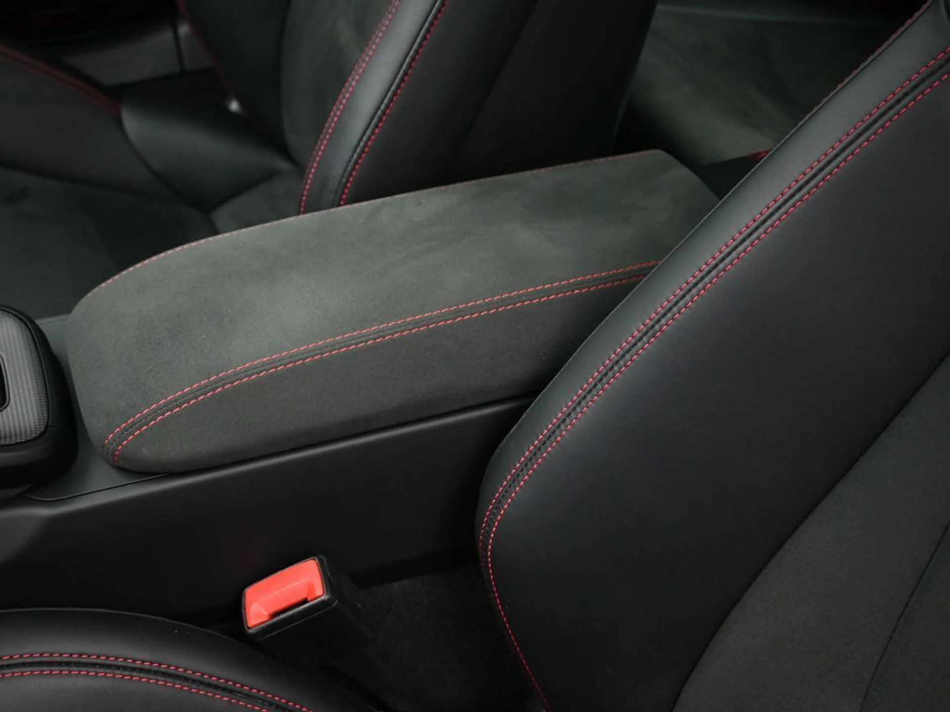 mph019_836142125_54ef305a3f507aa86b42a80f984576d4x_0a2b33f05a