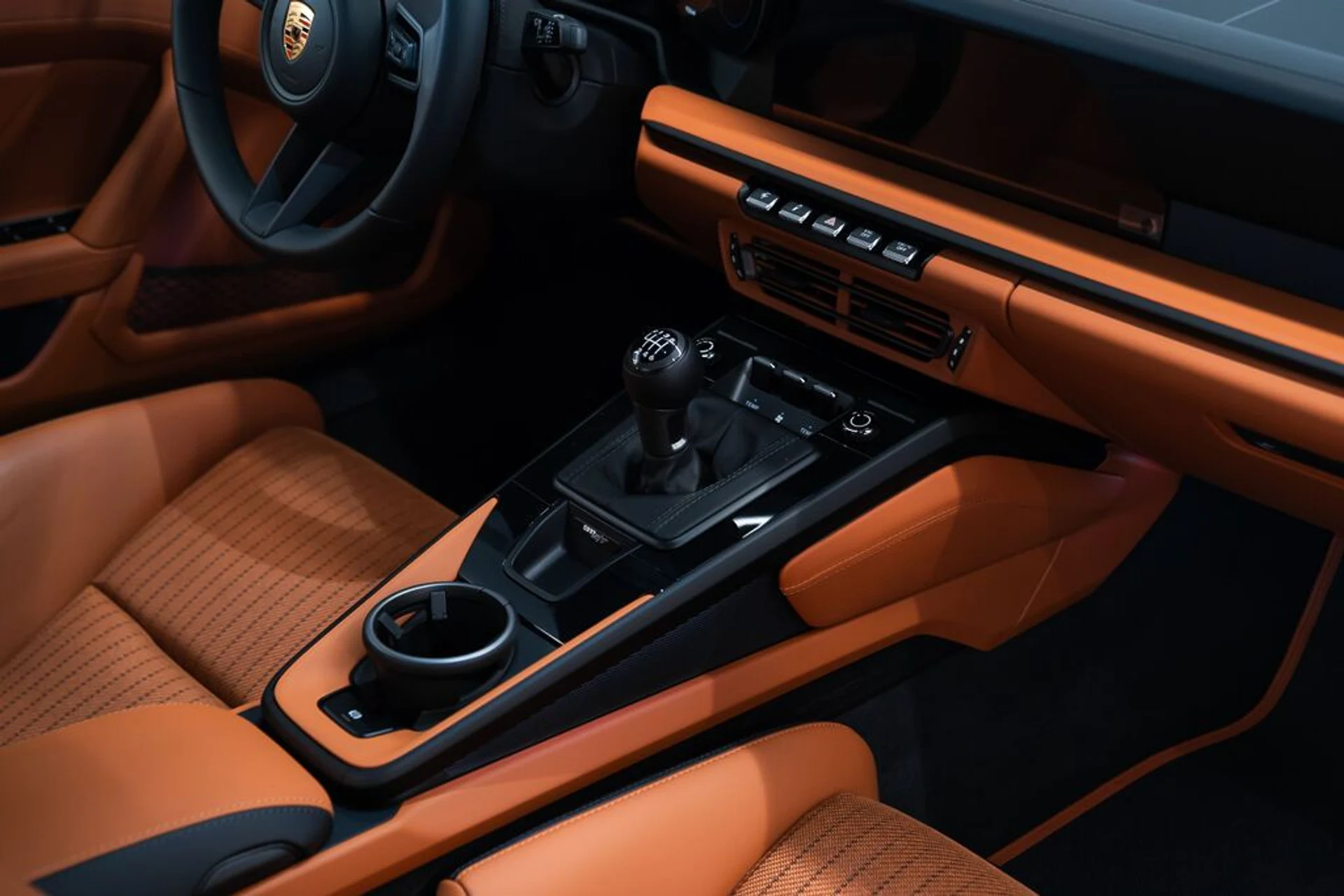 mph019_836557393_porsche_911_2024_jpg_v_1755118453_955d012ead