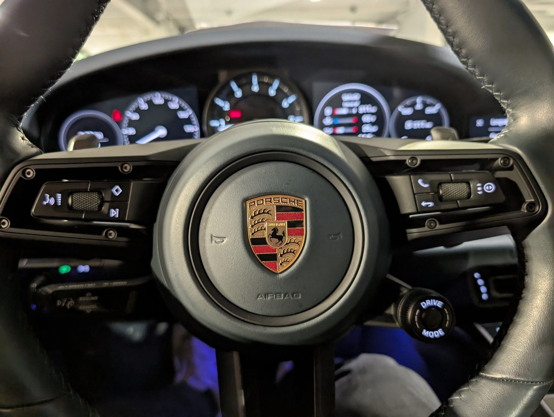 mph019_842090896_8cf0483e97bd431f15dbfe5ef777ded8x_4092ffc906