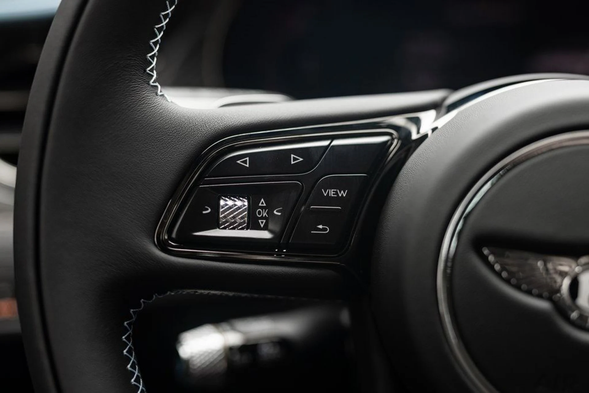 mph019_853447273_2f4959d6460033eedf8d5ae817d00000x_1543409cca