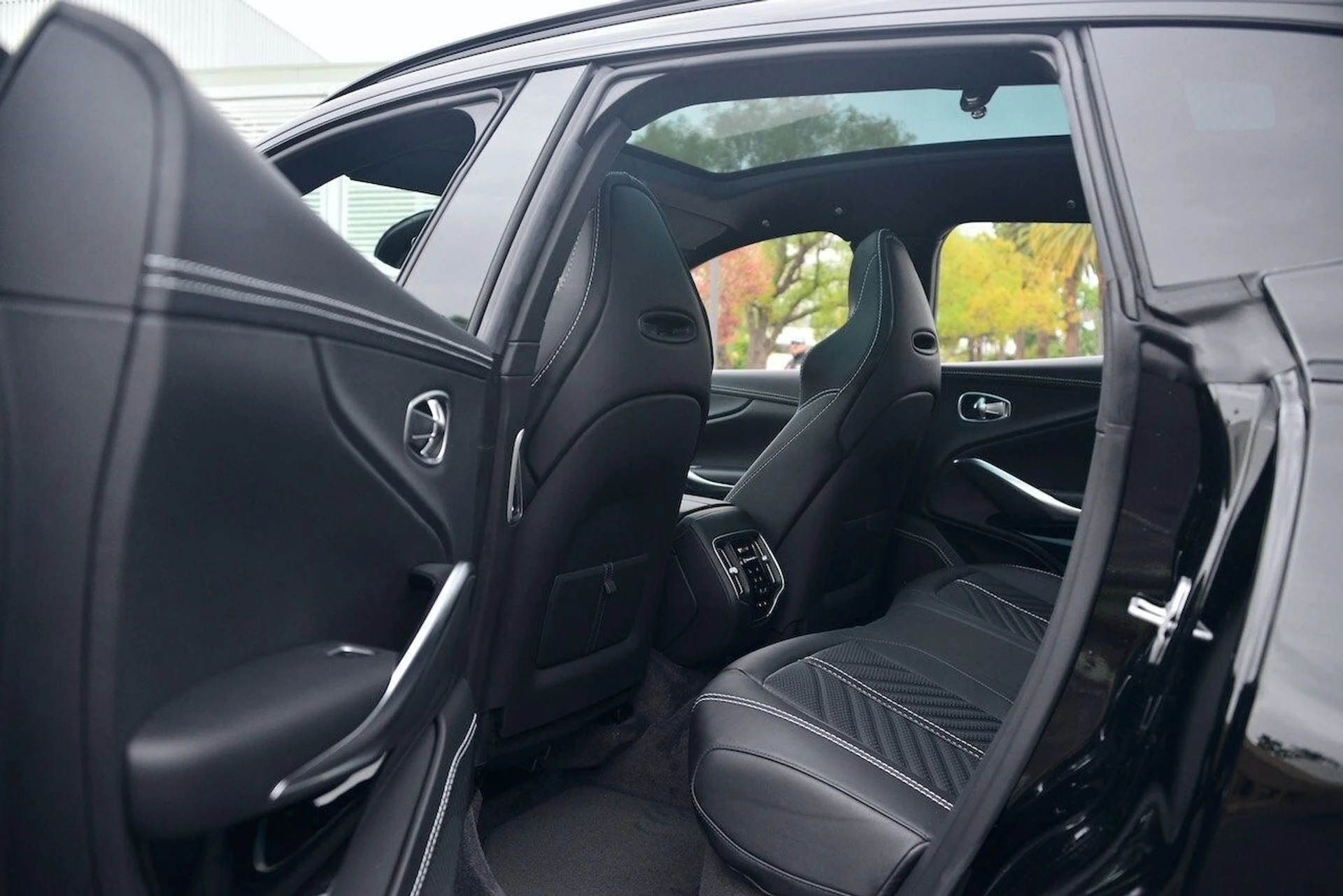 mph019_855875705_0f13fa99f04e5701252764940bde757ex_fbadb4ad2c