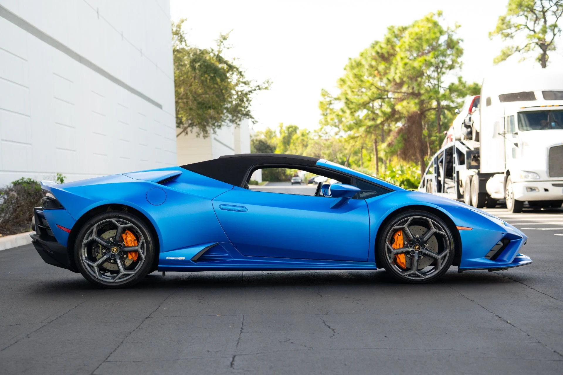 mph019_858405834_Used_2023_Lamborghini_Huracan_EVO_Spyder_1763055563_b412b6dc49