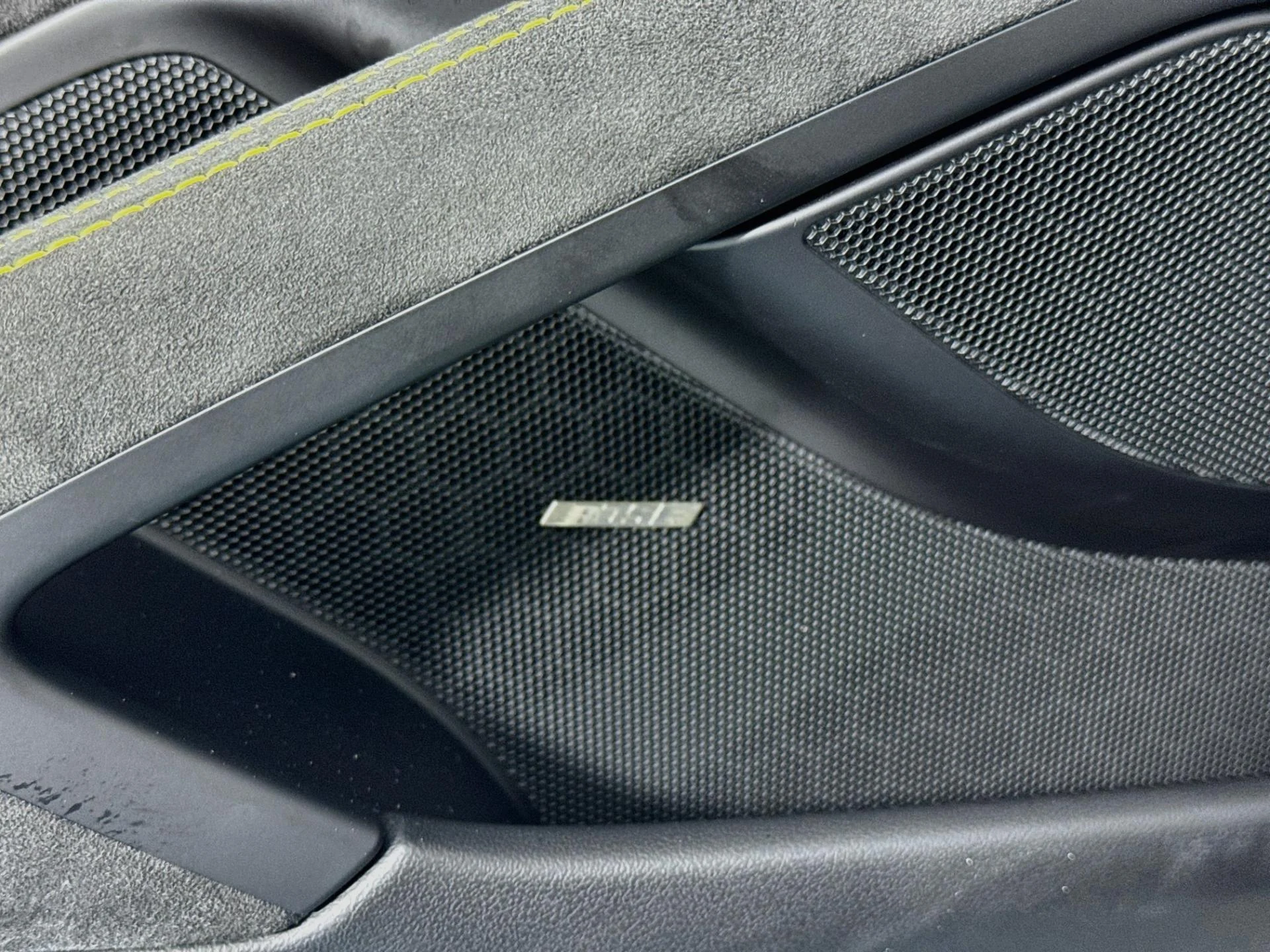 mph019_868797390_Used_2018_Porsche_911_GT_2_RS_1790873163_61b2579b0c