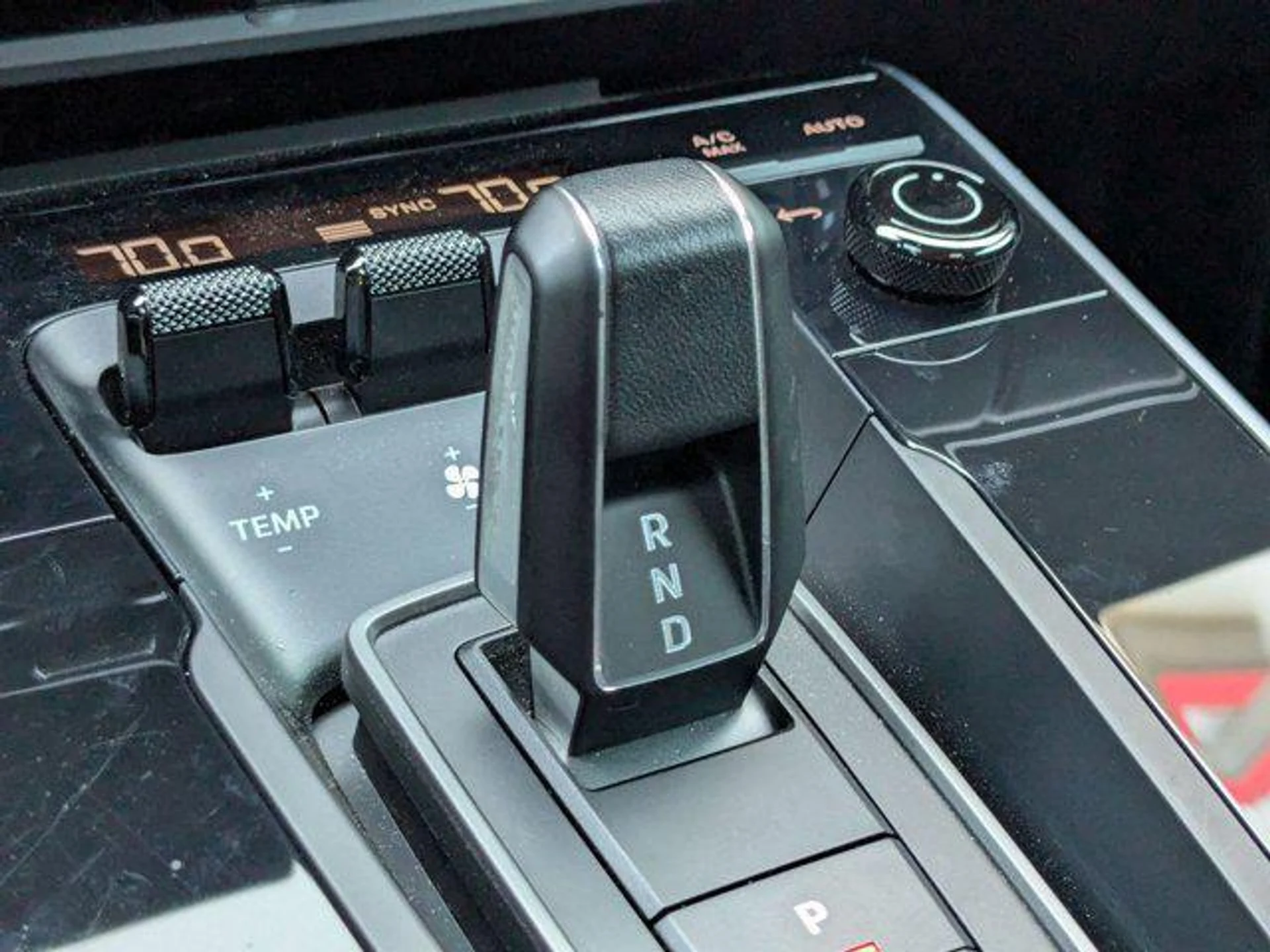 mph019_877228118_L_Yg_P_Hay_Fe_WBLQKI_3f8_ZP_esi7_KI_8e24bdb85f