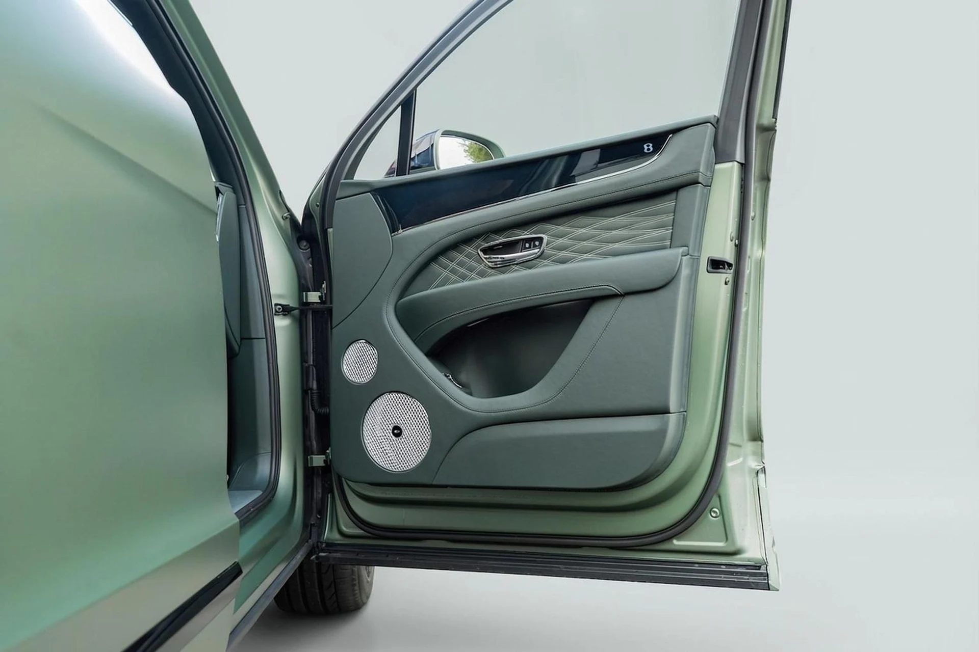 mph019_88928989_505100156_69c53bad4d6f499763bd566f_287d6490f6