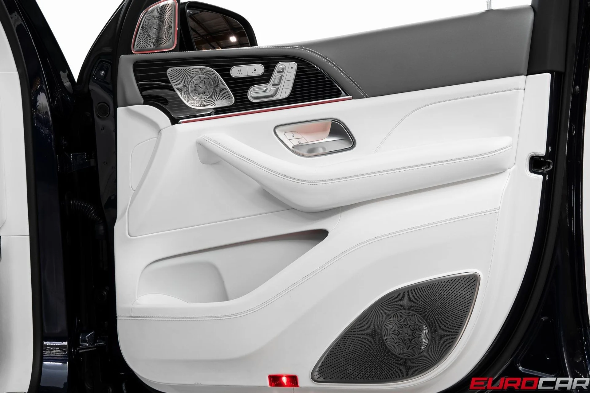 mph019_891099976_image_20_096ebe4948