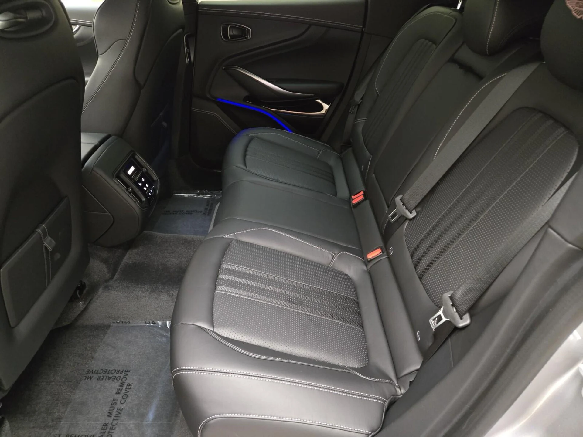 mph019_892082977_New_2025_Aston_Martin_DBX_707_1753162758_66bd3a6437